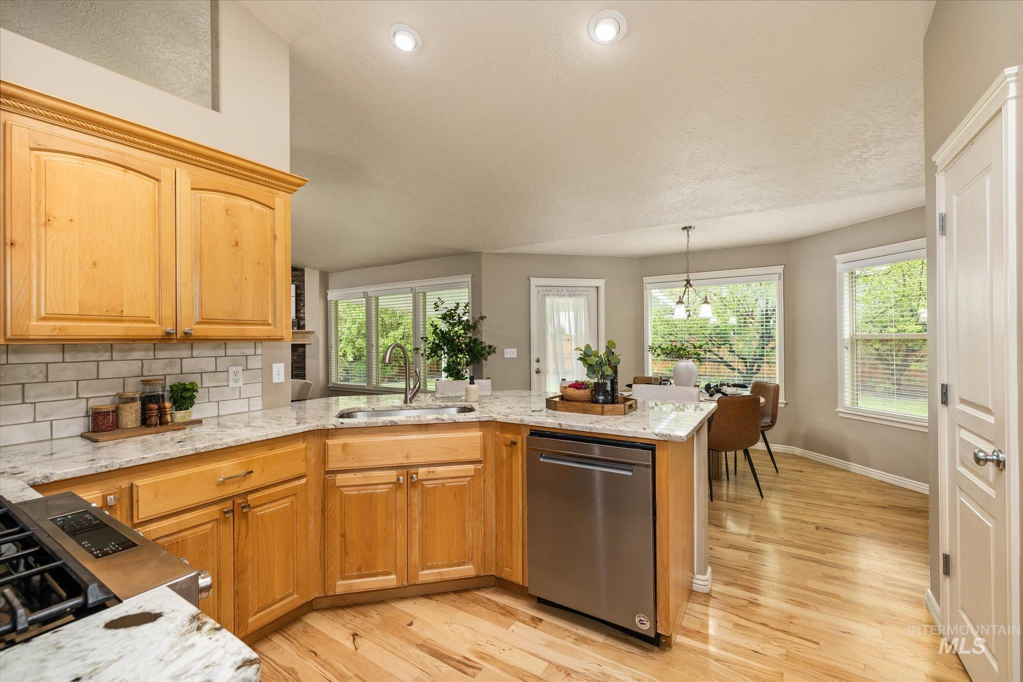 1894 W Divide Creek St, Meridian, Idaho 83646, 3 Bedrooms, 2.5 Bathrooms, Residential For Sale, Price $614,900, 98983649