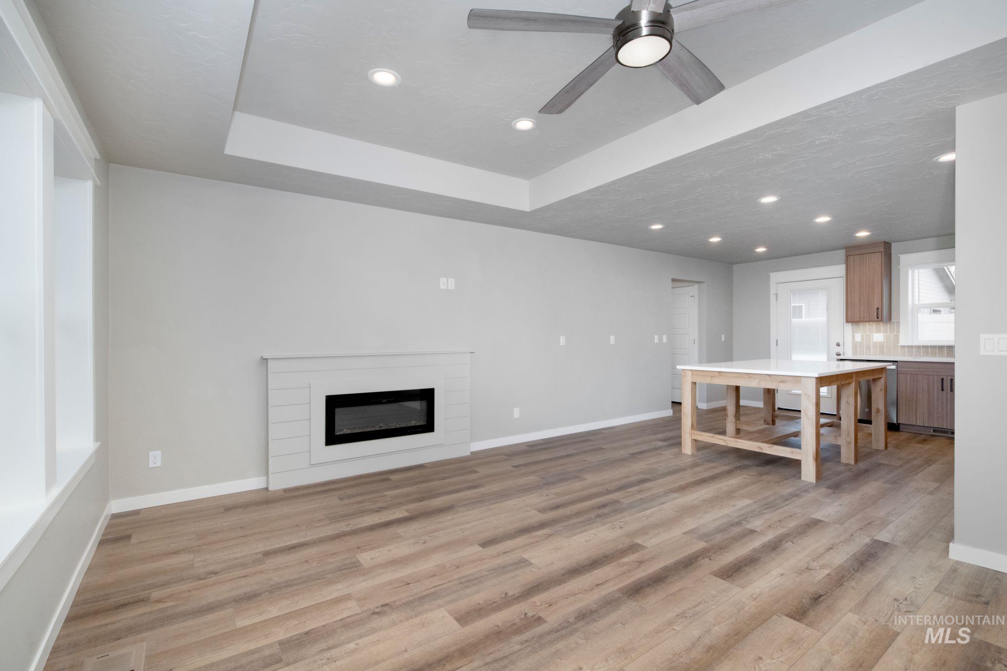 1213 Phillips Circle, Ontario, Oregon 97914-3905, 2 Bedrooms, 2 Bathrooms, Residential For Sale, Price $270,000, 98983650