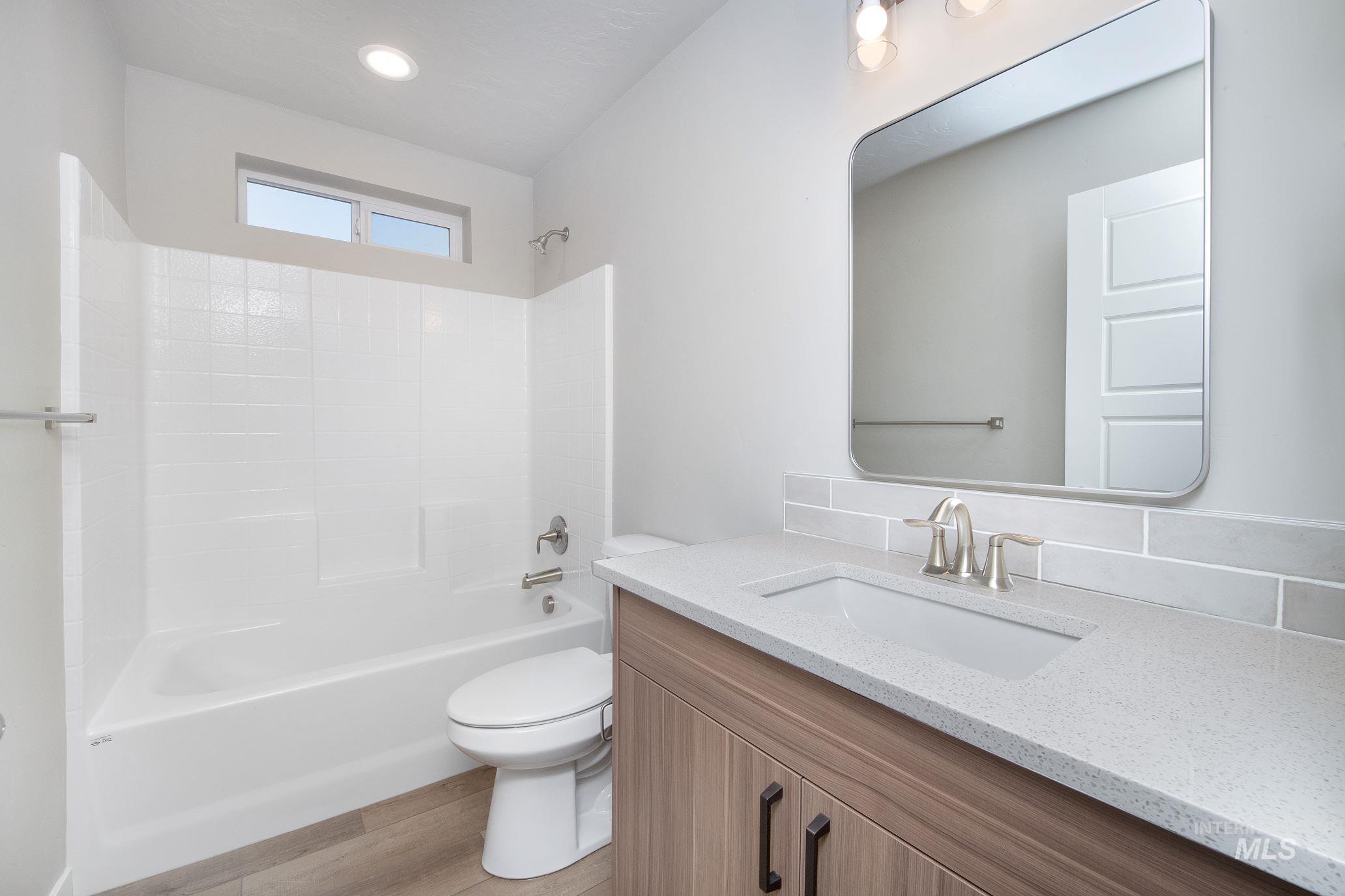 1213 Phillips Circle, Ontario, Oregon 97914-3905, 2 Bedrooms, 2 Bathrooms, Residential For Sale, Price $270,000, 98983650