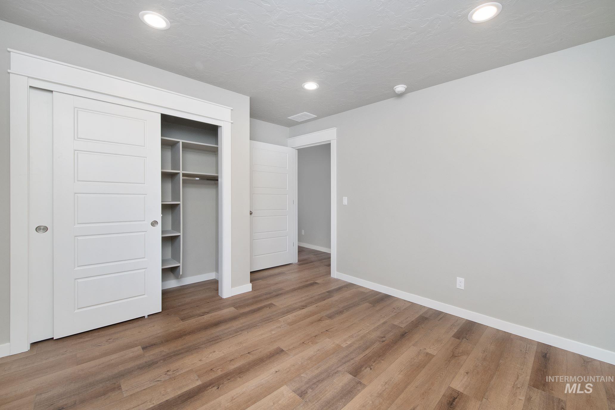 1213 Phillips Circle, Ontario, Oregon 97914-3905, 2 Bedrooms, 2 Bathrooms, Residential For Sale, Price $270,000, 98983650