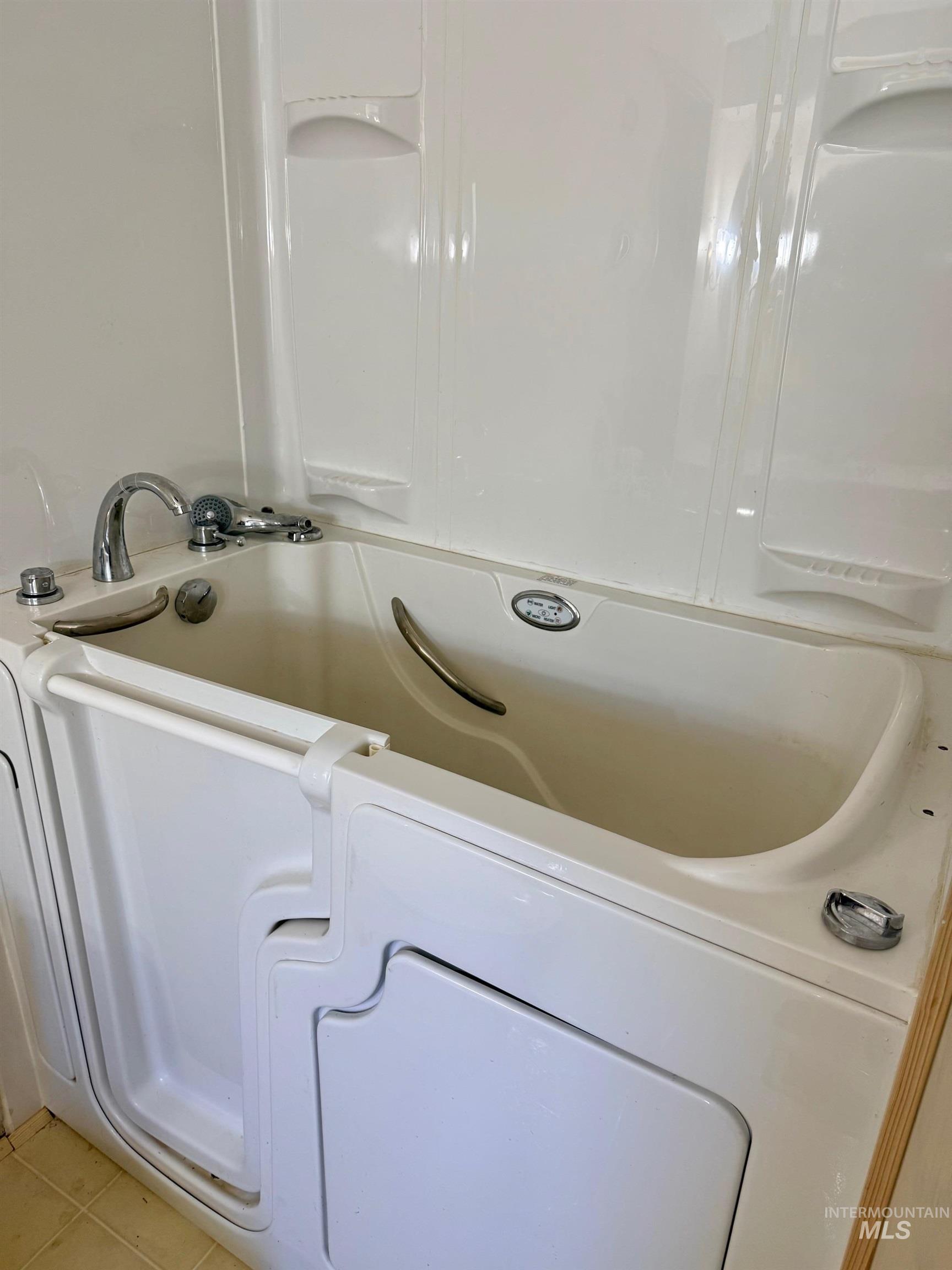 5 Bass Lane, Orofino, Idaho 83544, 3 Bedrooms, 2 Bathrooms, Residential For Sale, Price $95,000,MLS 98983654