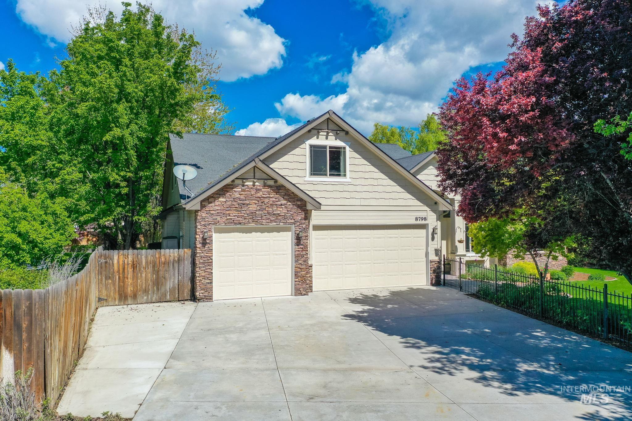 8798 W FIRCREST DR, Boise, Idaho 83704, 4 Bedrooms, 3.5 Bathrooms, Residential For Sale, Price $775,000,MLS 98983655
