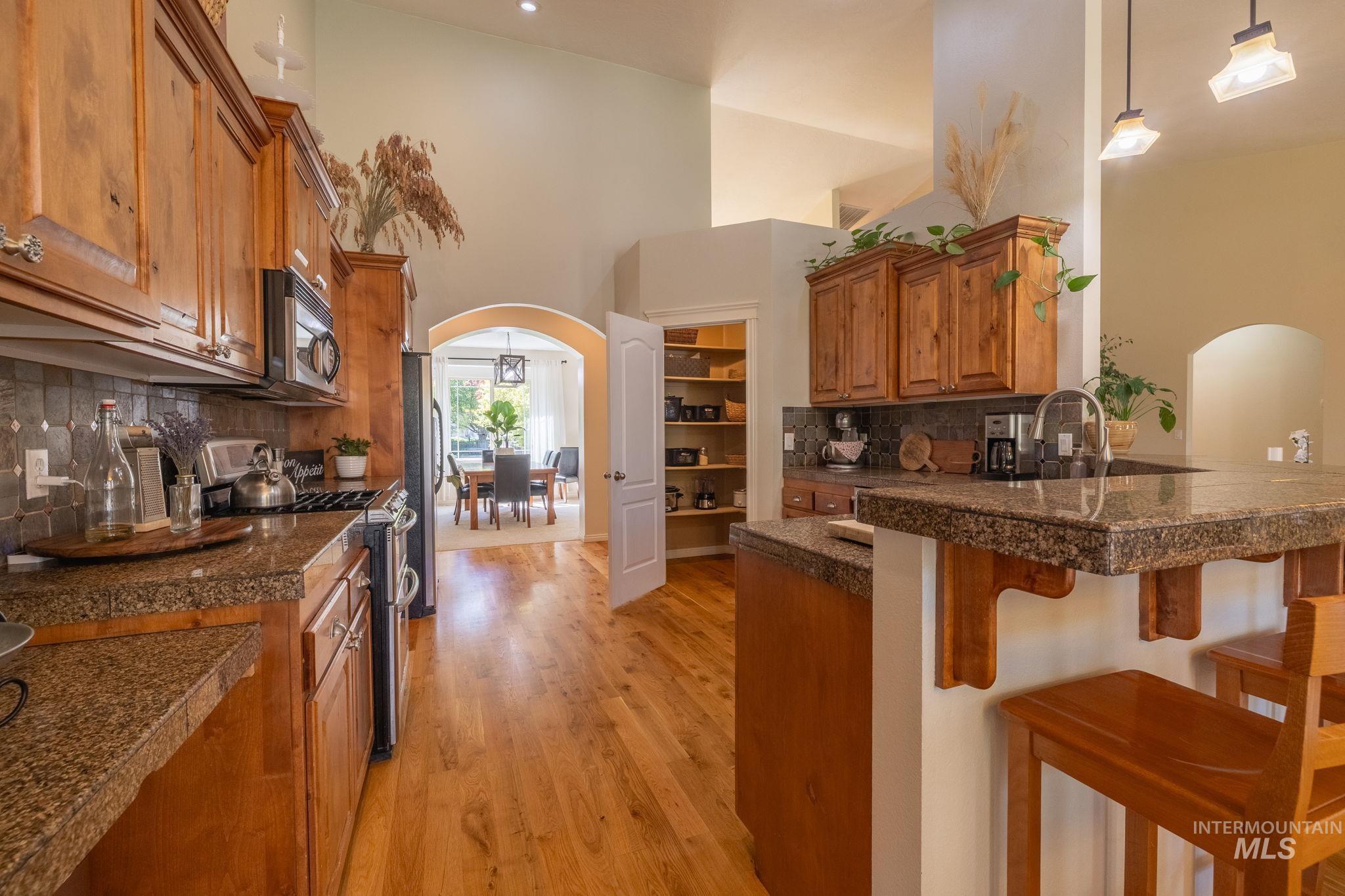 8798 W FIRCREST DR, Boise, Idaho 83704, 4 Bedrooms, 3.5 Bathrooms, Residential For Sale, Price $775,000,MLS 98983655