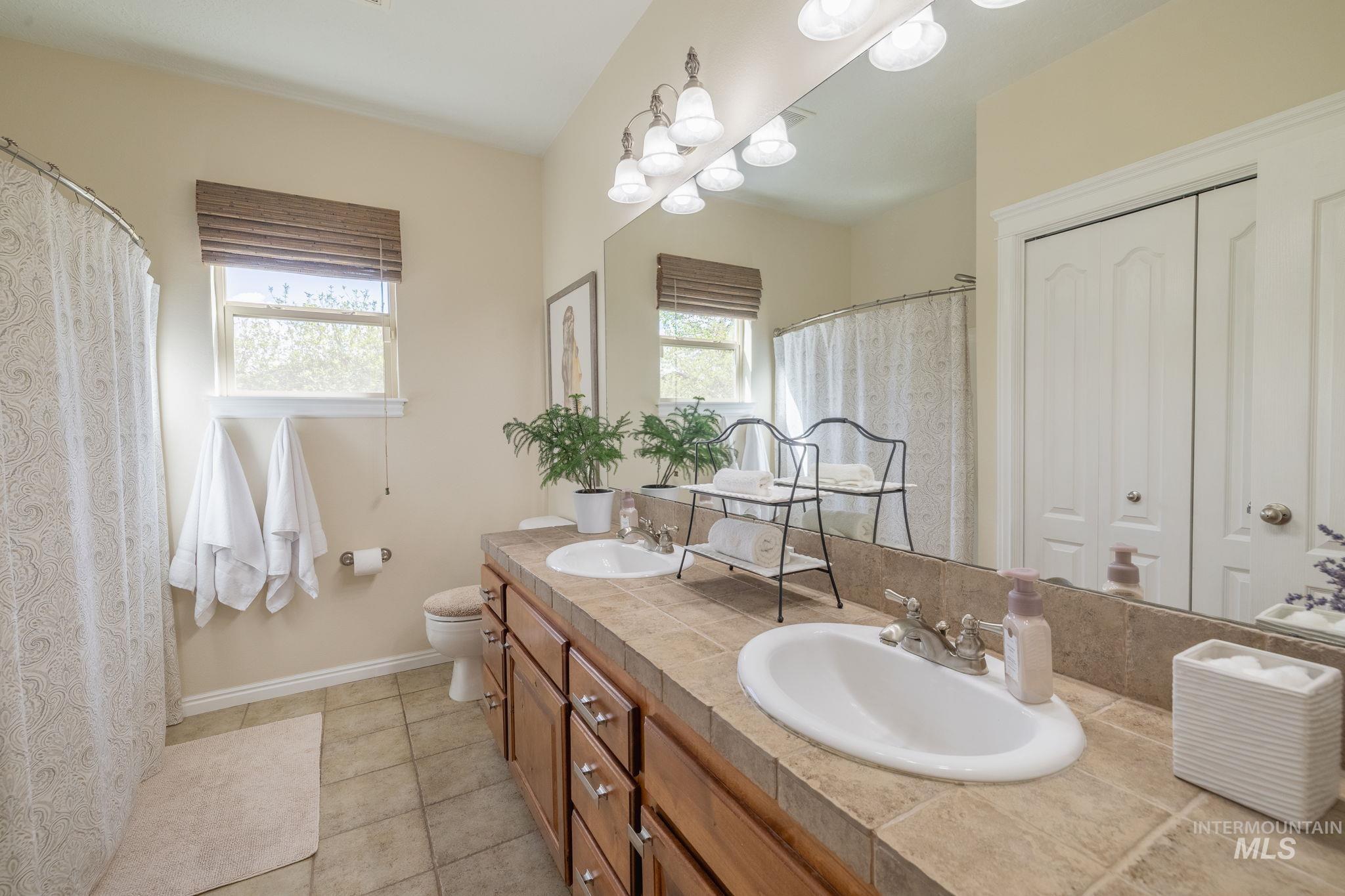 8798 W FIRCREST DR, Boise, Idaho 83704, 4 Bedrooms, 3.5 Bathrooms, Residential For Sale, Price $775,000,MLS 98983655