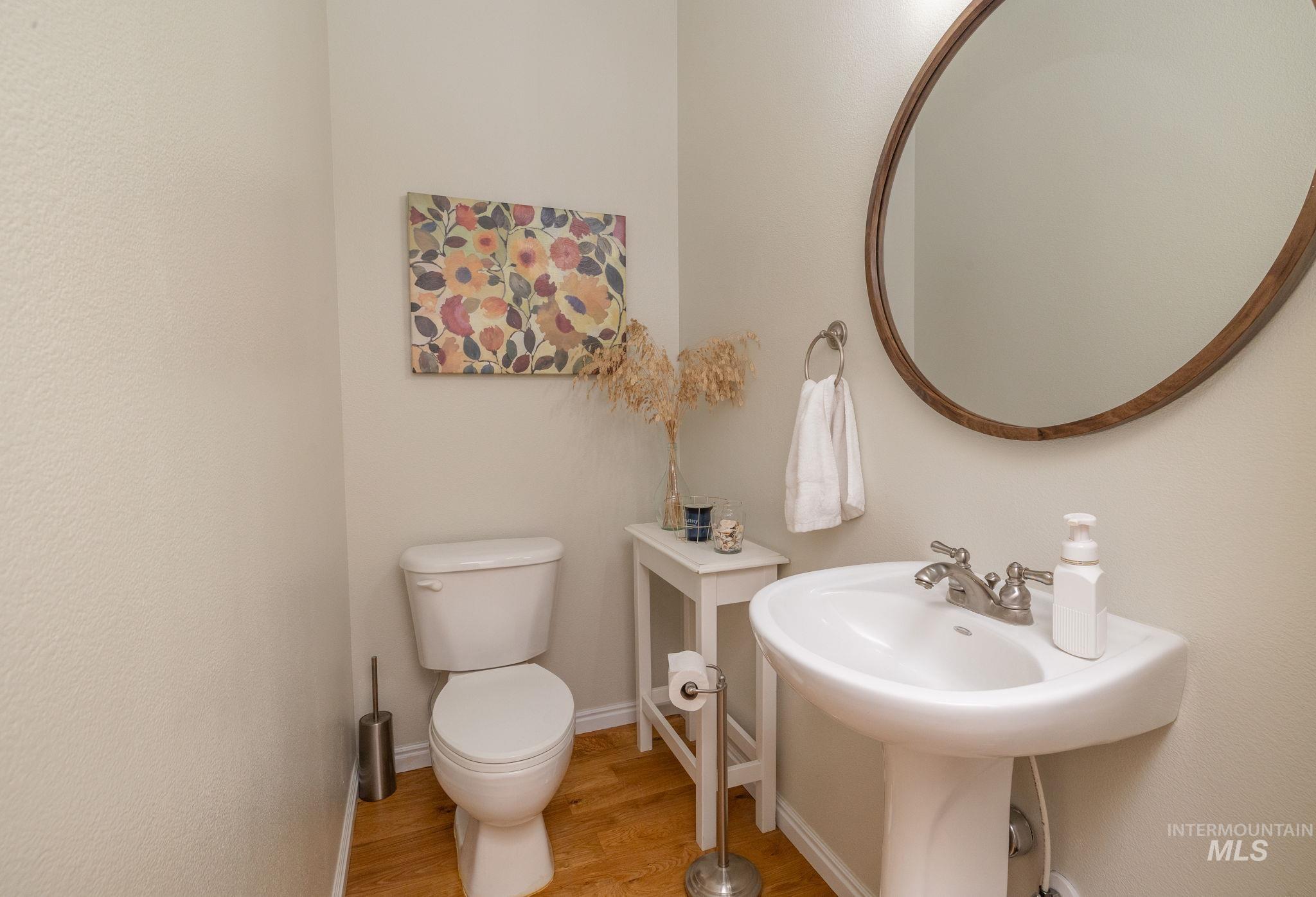 8798 W FIRCREST DR, Boise, Idaho 83704, 4 Bedrooms, 3.5 Bathrooms, Residential For Sale, Price $775,000,MLS 98983655