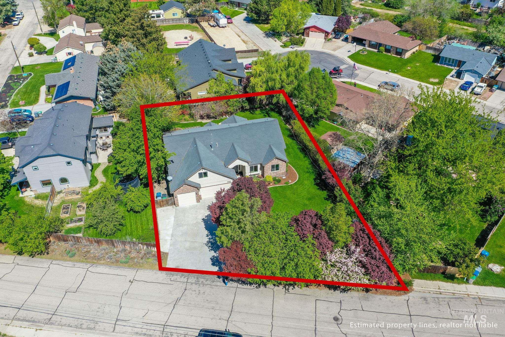 8798 W FIRCREST DR, Boise, Idaho 83704, 4 Bedrooms, 3.5 Bathrooms, Residential For Sale, Price $775,000,MLS 98983655