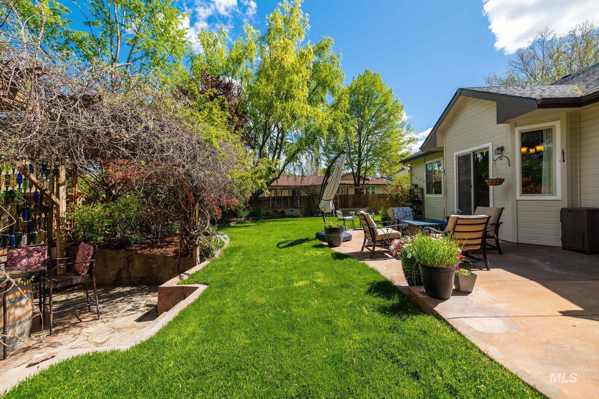 8798 W FIRCREST DR, Boise, Idaho 83704, 4 Bedrooms, 3.5 Bathrooms, Residential For Sale, Price $775,000,MLS 98983655