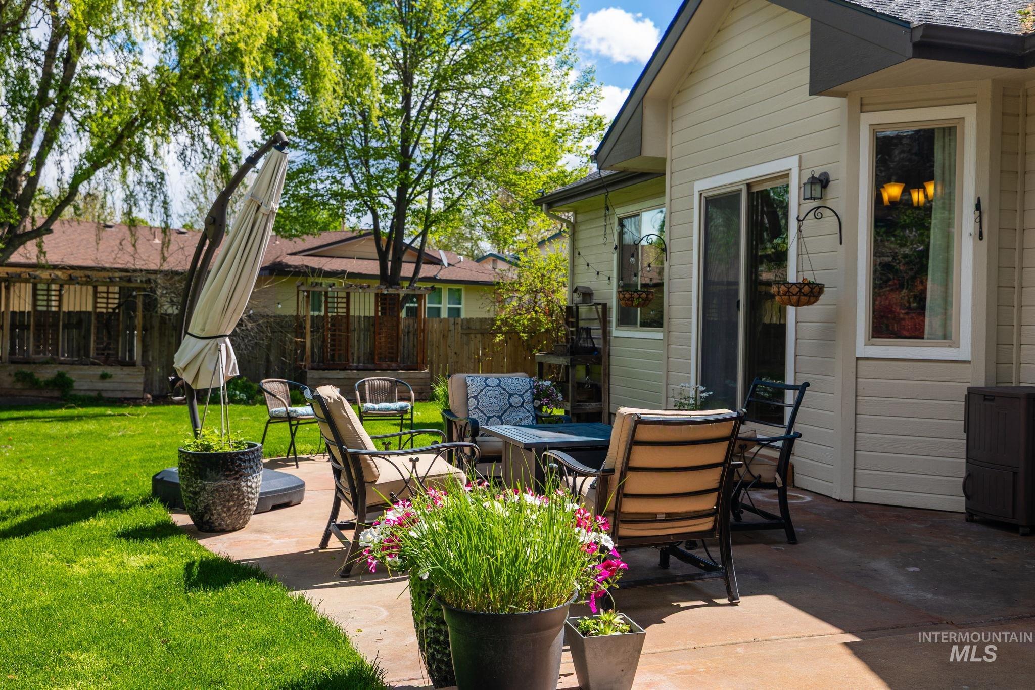 8798 W FIRCREST DR, Boise, Idaho 83704, 4 Bedrooms, 3.5 Bathrooms, Residential For Sale, Price $775,000,MLS 98983655