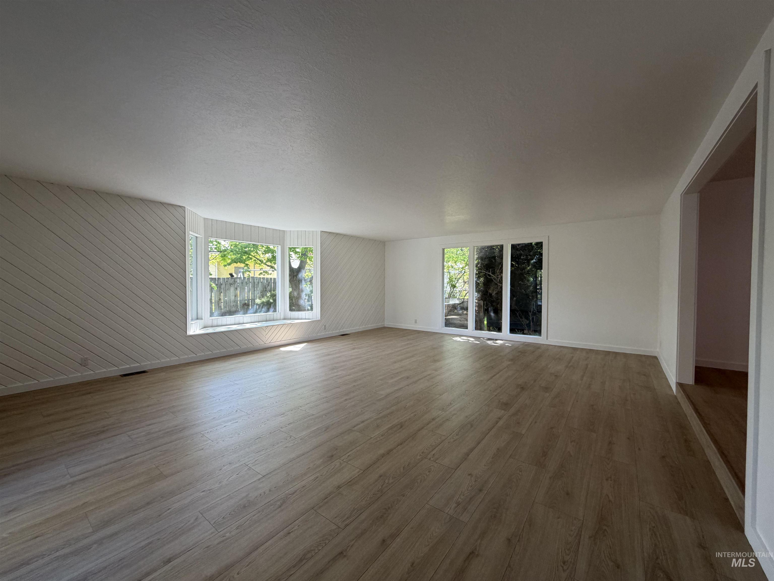 523 Park Meadows Cir, Twin Falls, Idaho 83301, 3 Bedrooms, 2 Bathrooms, Residential For Sale, Price $392,000,MLS 98983656