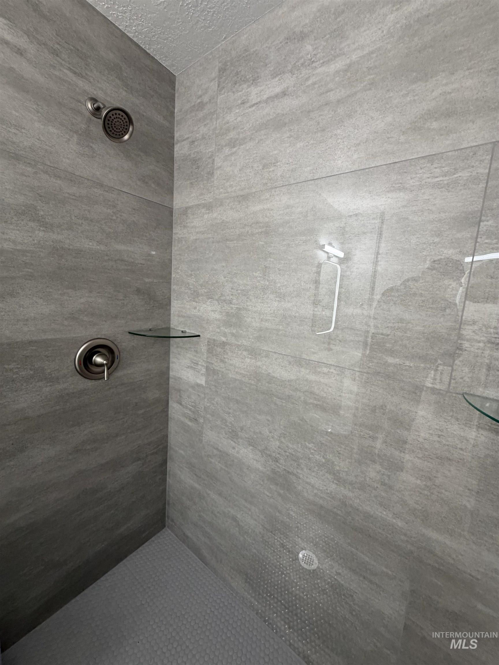 523 Park Meadows Cir, Twin Falls, Idaho 83301, 3 Bedrooms, 2 Bathrooms, Residential For Sale, Price $392,000,MLS 98983656