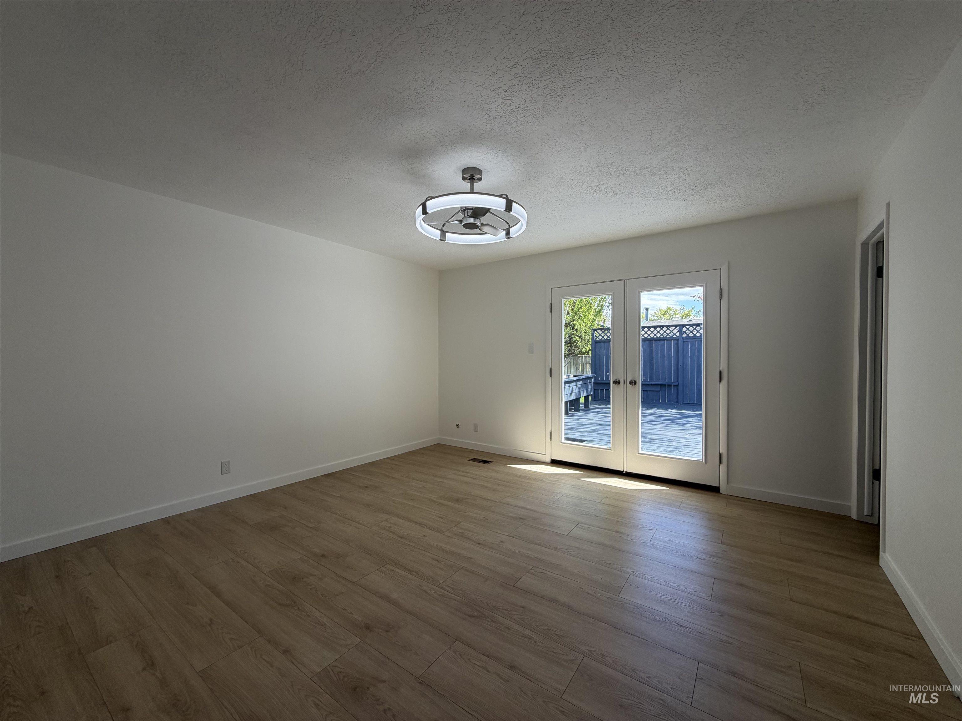 523 Park Meadows Cir, Twin Falls, Idaho 83301, 3 Bedrooms, 2 Bathrooms, Residential For Sale, Price $392,000,MLS 98983656