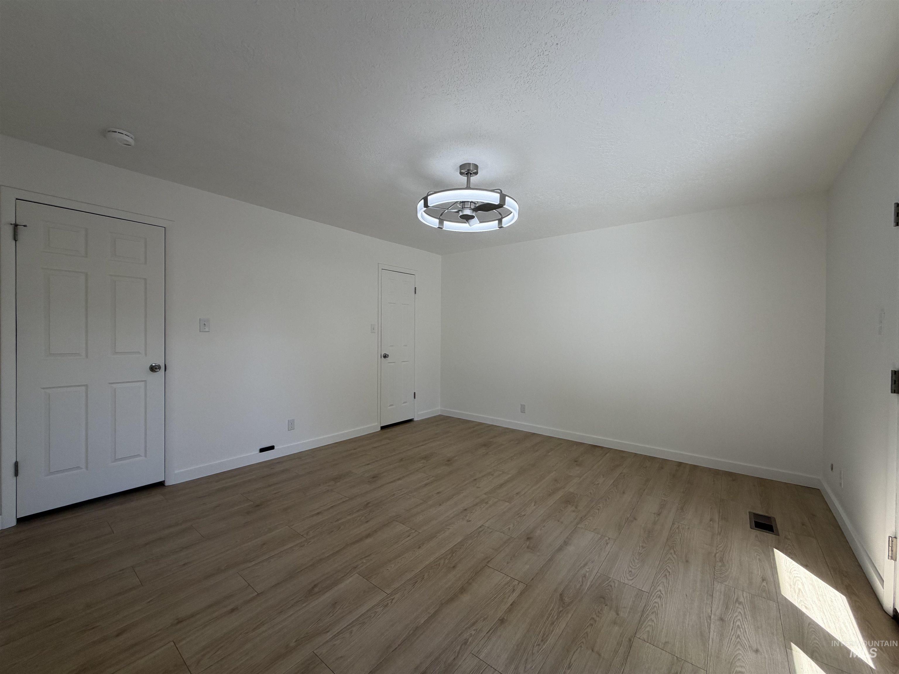 523 Park Meadows Cir, Twin Falls, Idaho 83301, 3 Bedrooms, 2 Bathrooms, Residential For Sale, Price $392,000,MLS 98983656