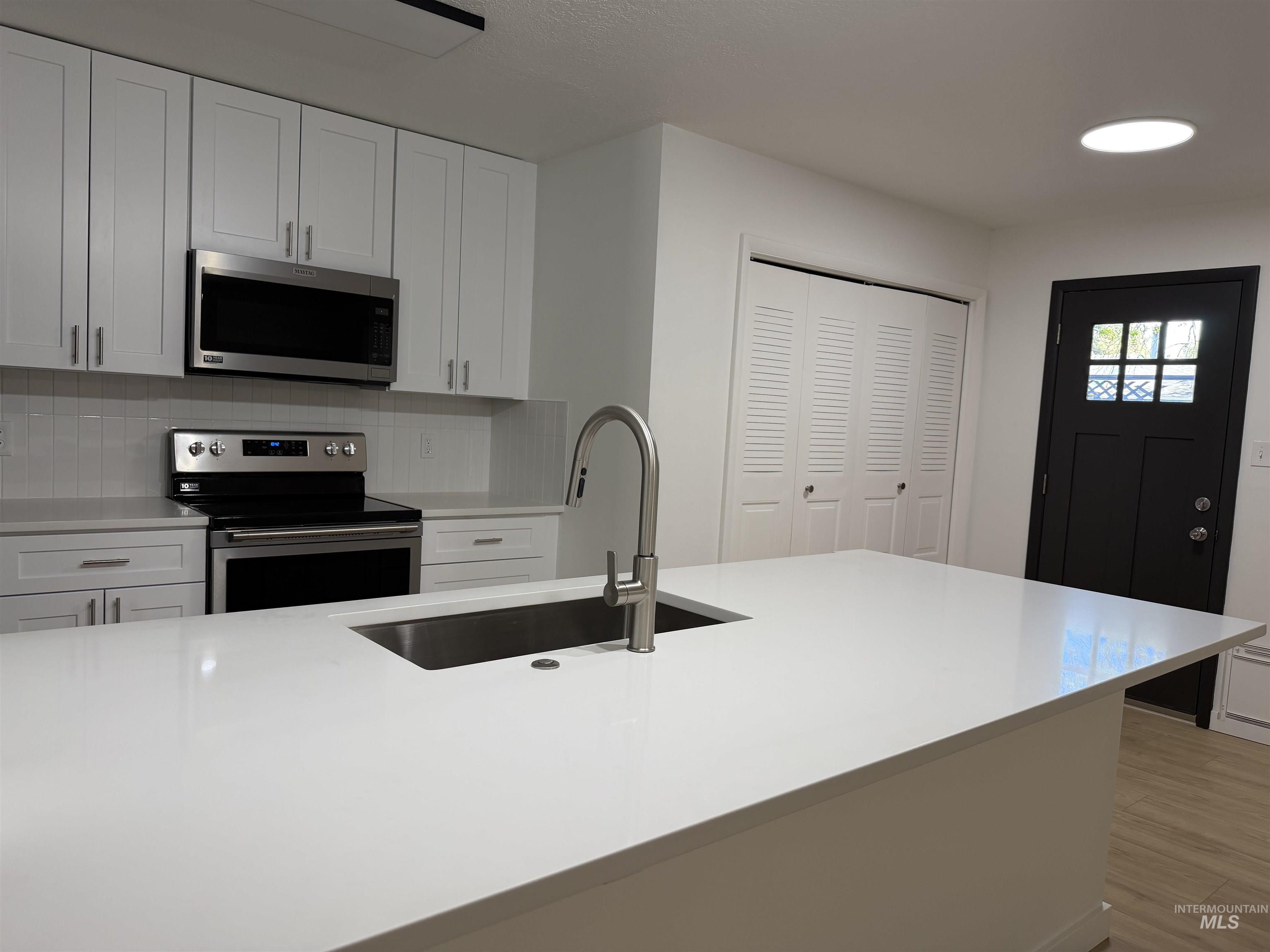 523 Park Meadows Cir, Twin Falls, Idaho 83301, 3 Bedrooms, 2 Bathrooms, Residential For Sale, Price $392,000,MLS 98983656