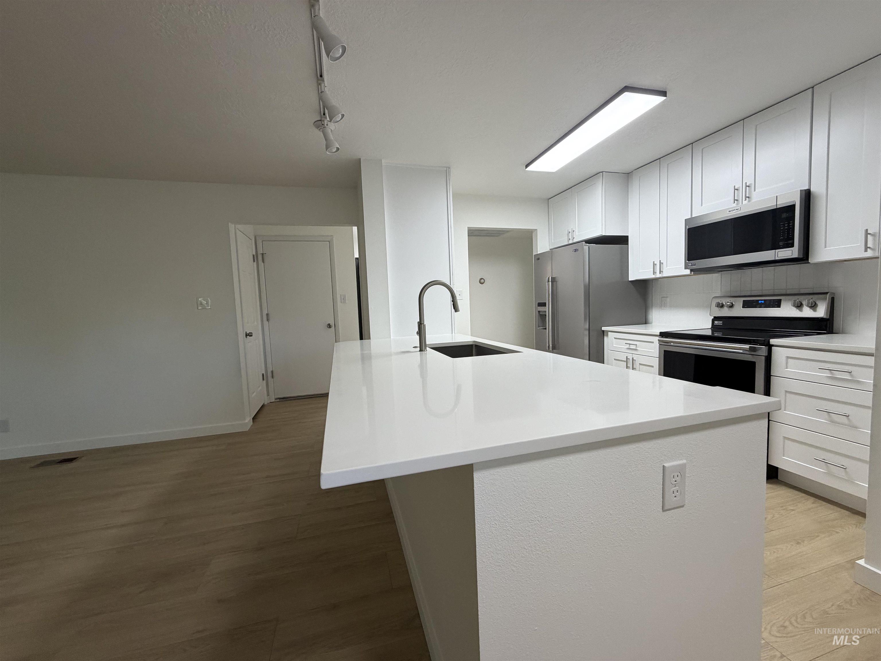 523 Park Meadows Cir, Twin Falls, Idaho 83301, 3 Bedrooms, 2 Bathrooms, Residential For Sale, Price $392,000,MLS 98983656