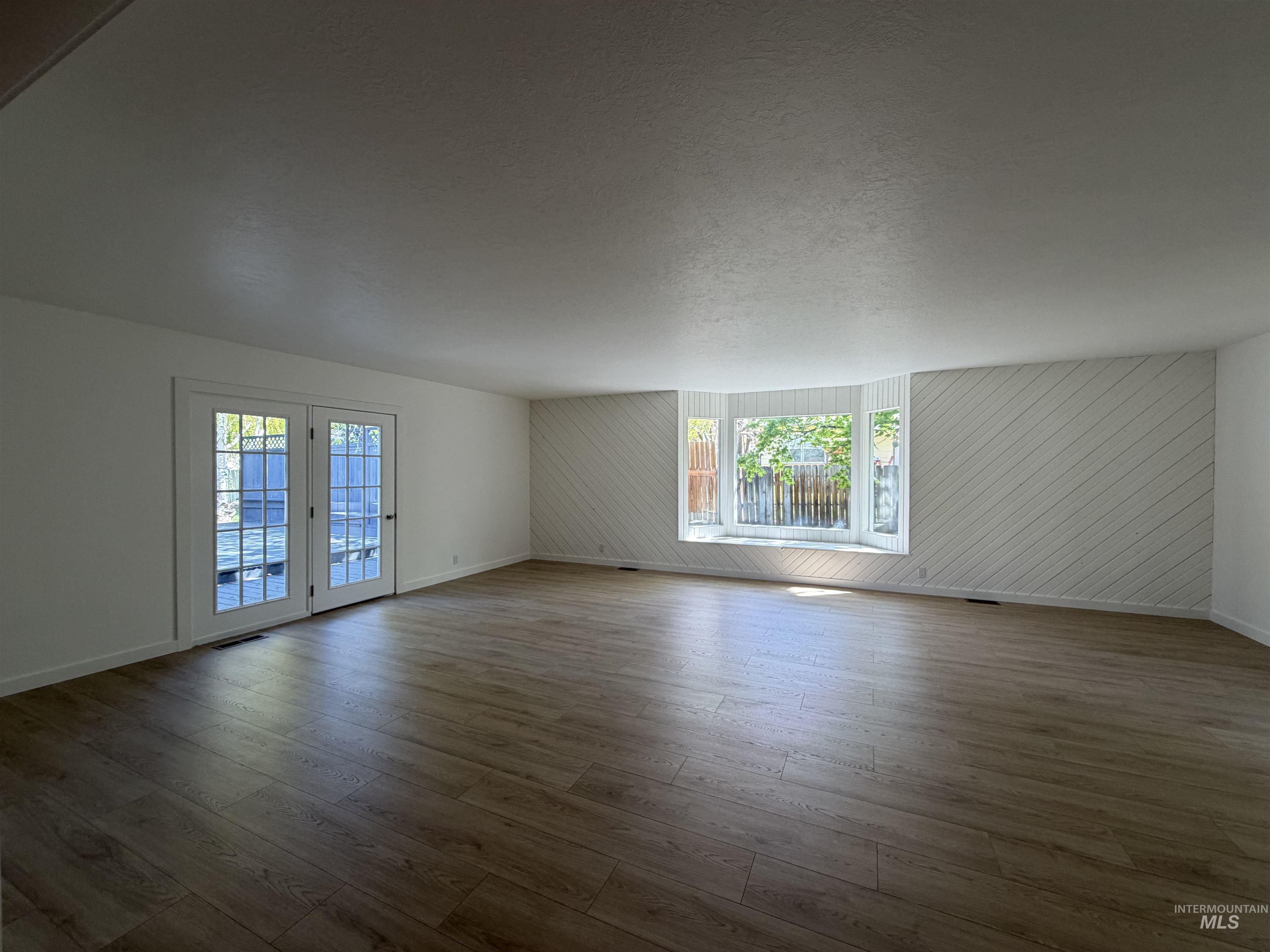 523 Park Meadows Cir, Twin Falls, Idaho 83301, 3 Bedrooms, 2 Bathrooms, Residential For Sale, Price $392,000,MLS 98983656