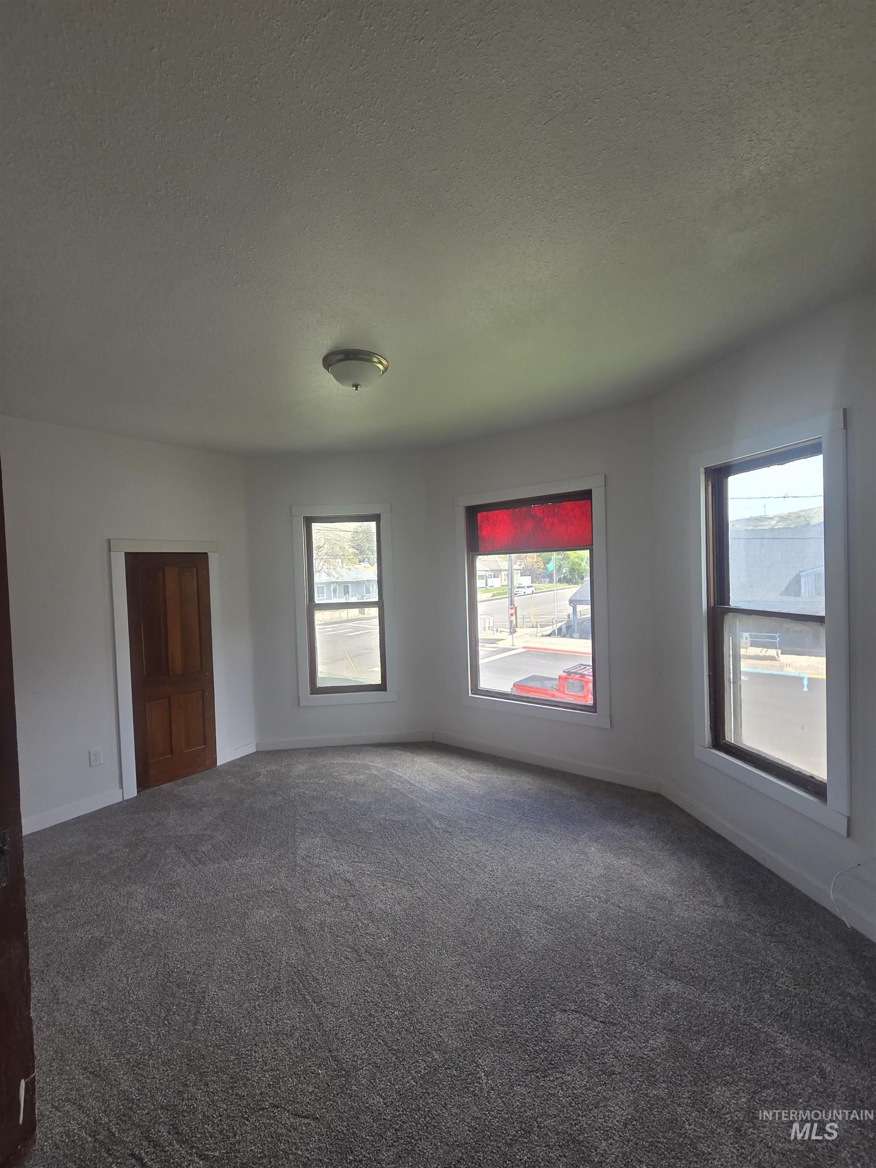 986 Columbia Street, Pomeroy, Washington 99347, 6 Bedrooms, 2 Bathrooms, Residential For Sale, Price $259,000, 98983658