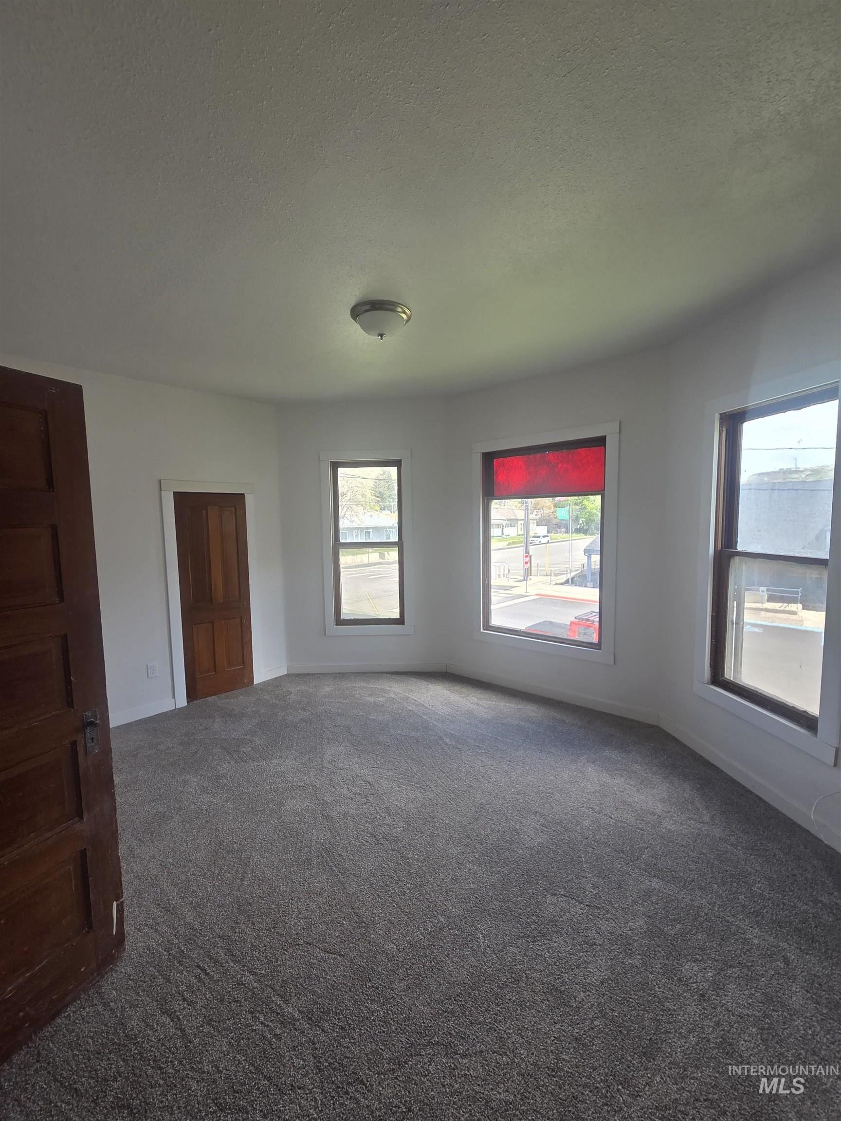 986 Columbia Street, Pomeroy, Washington 99347, 6 Bedrooms, 2 Bathrooms, Residential For Sale, Price $259,000, 98983658