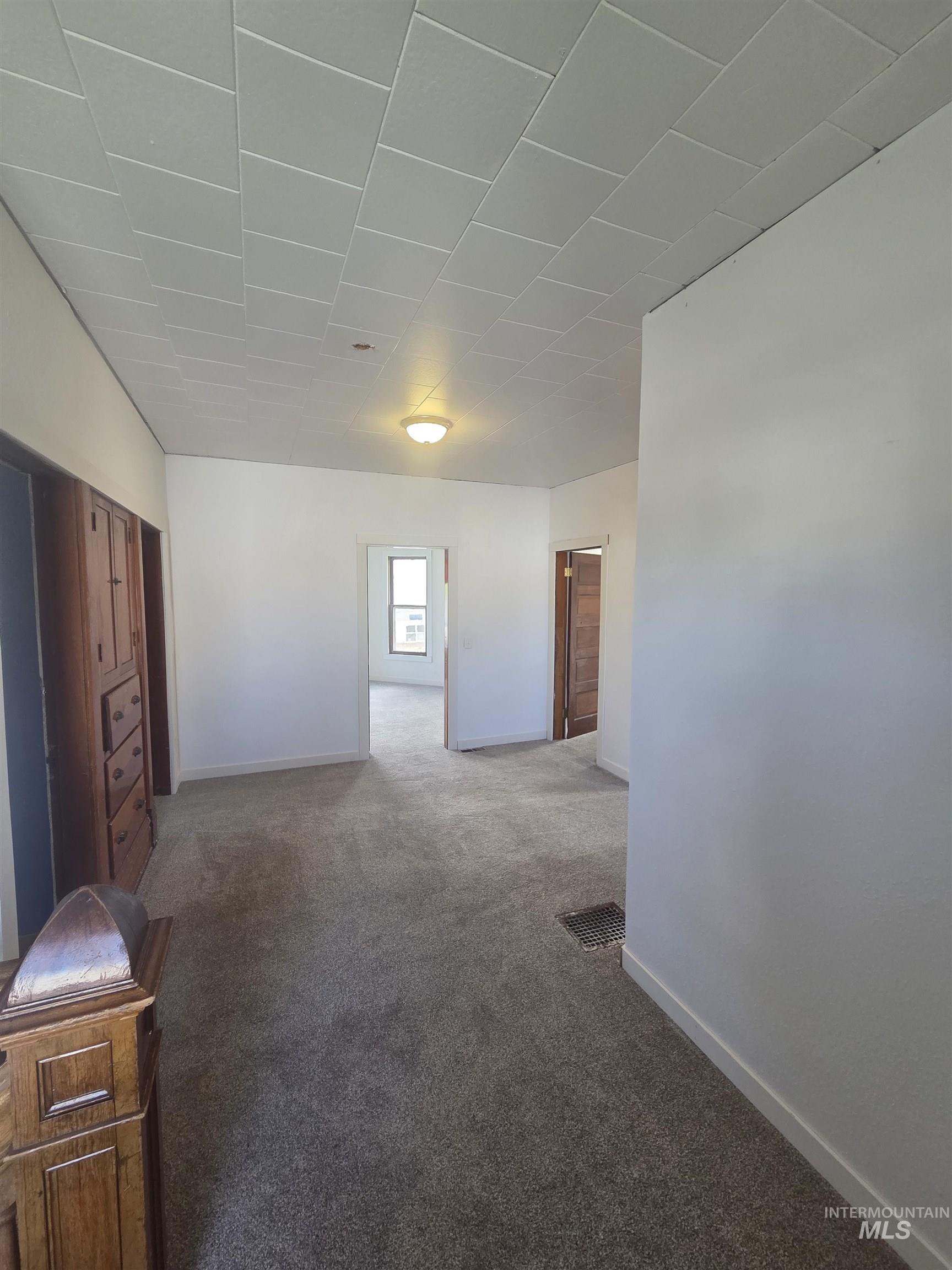 986 Columbia Street, Pomeroy, Washington 99347, 6 Bedrooms, 2 Bathrooms, Residential For Sale, Price $259,000, 98983658