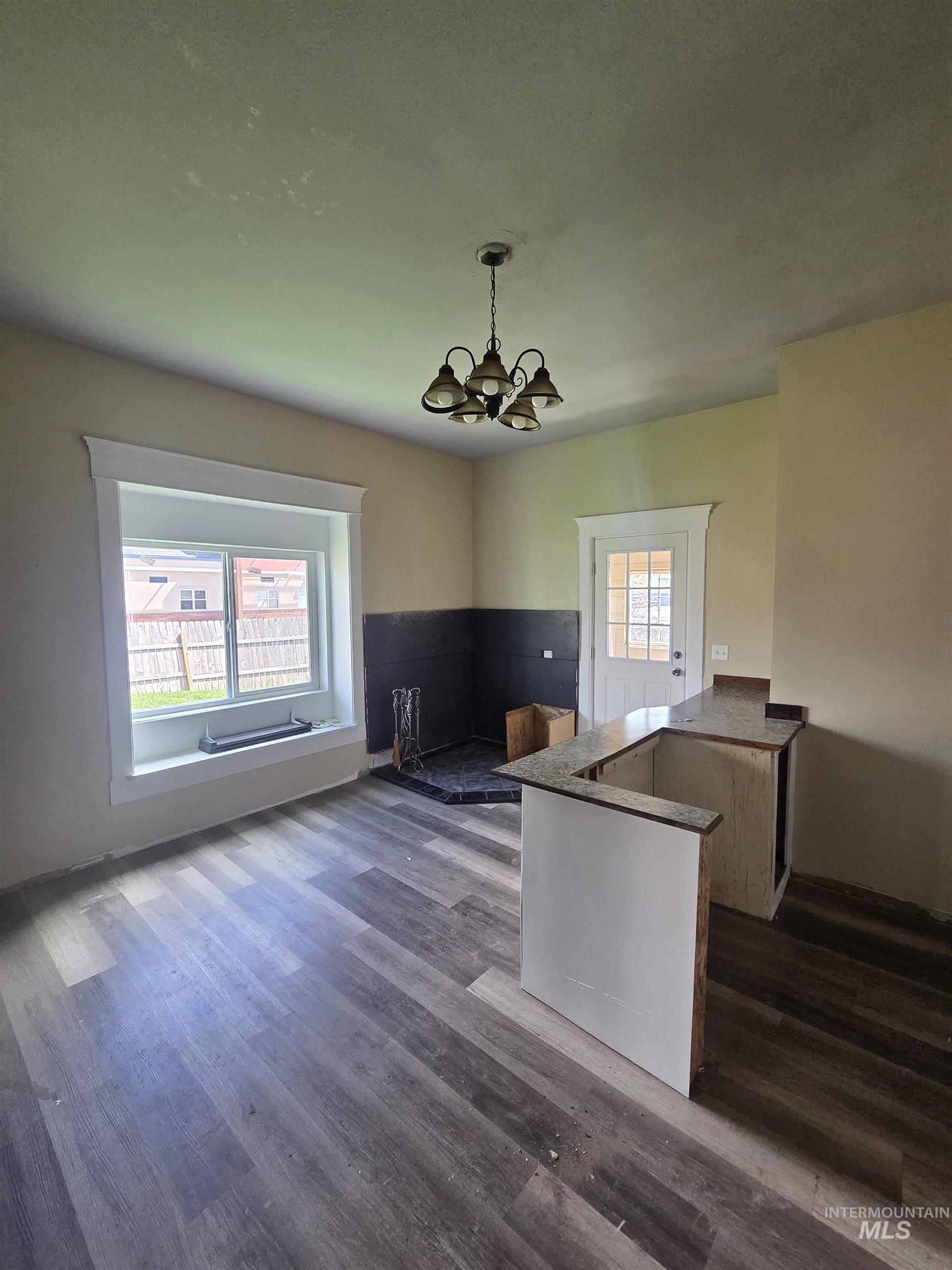 986 Columbia Street, Pomeroy, Washington 99347, 6 Bedrooms, 2 Bathrooms, Residential For Sale, Price $259,000, 98983658