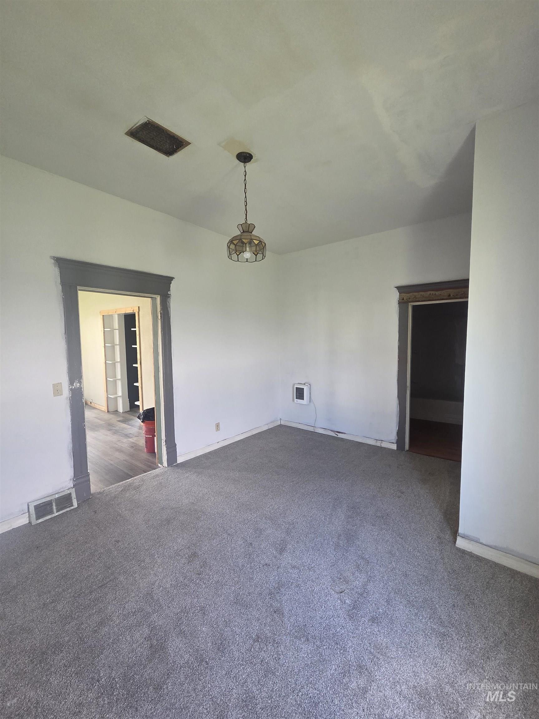 986 Columbia Street, Pomeroy, Washington 99347, 6 Bedrooms, 2 Bathrooms, Residential For Sale, Price $259,000, 98983658