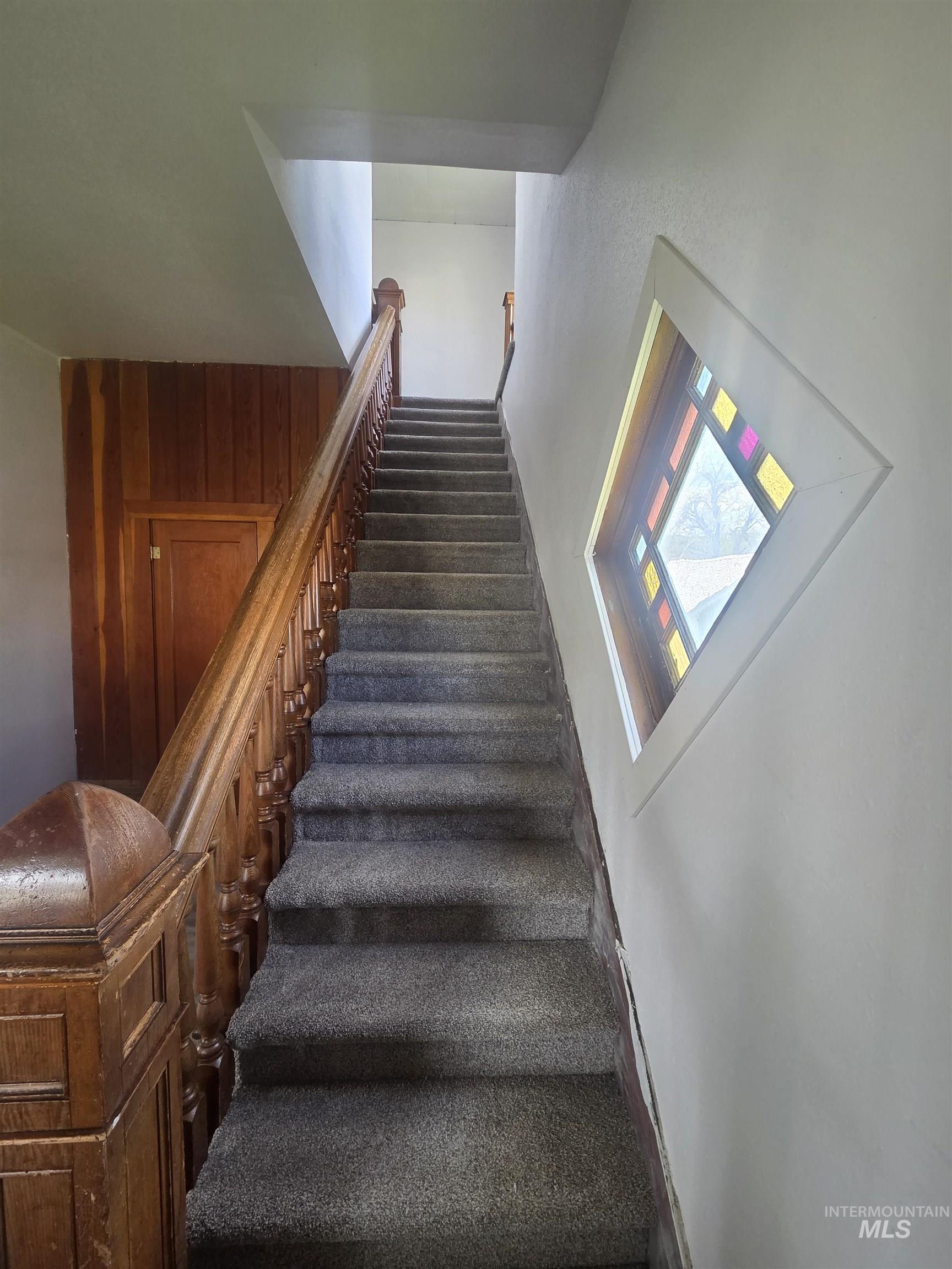 986 Columbia Street, Pomeroy, Washington 99347, 6 Bedrooms, 2 Bathrooms, Residential For Sale, Price $259,000, 98983658