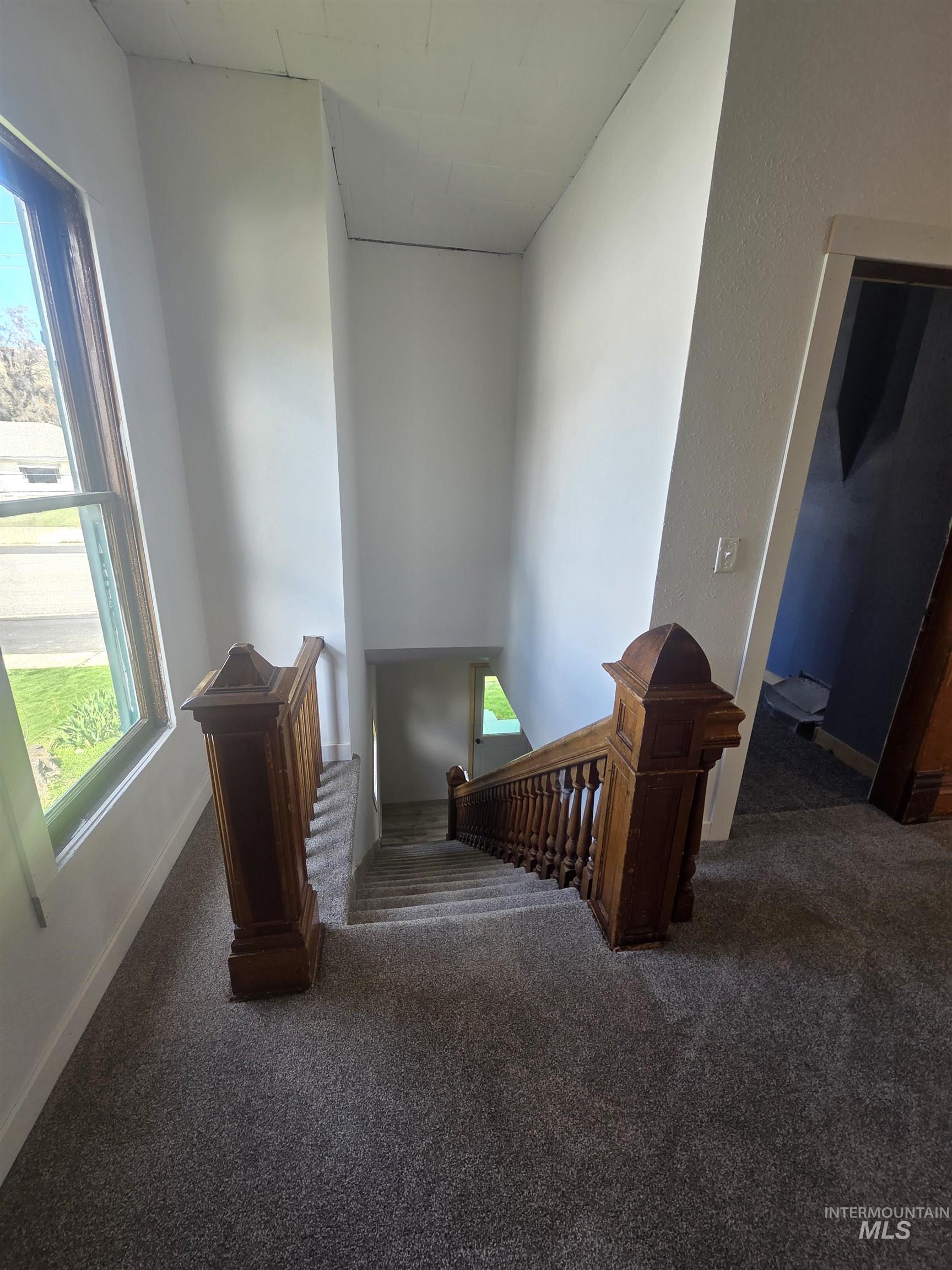 986 Columbia Street, Pomeroy, Washington 99347, 6 Bedrooms, 2 Bathrooms, Residential For Sale, Price $259,000, 98983658