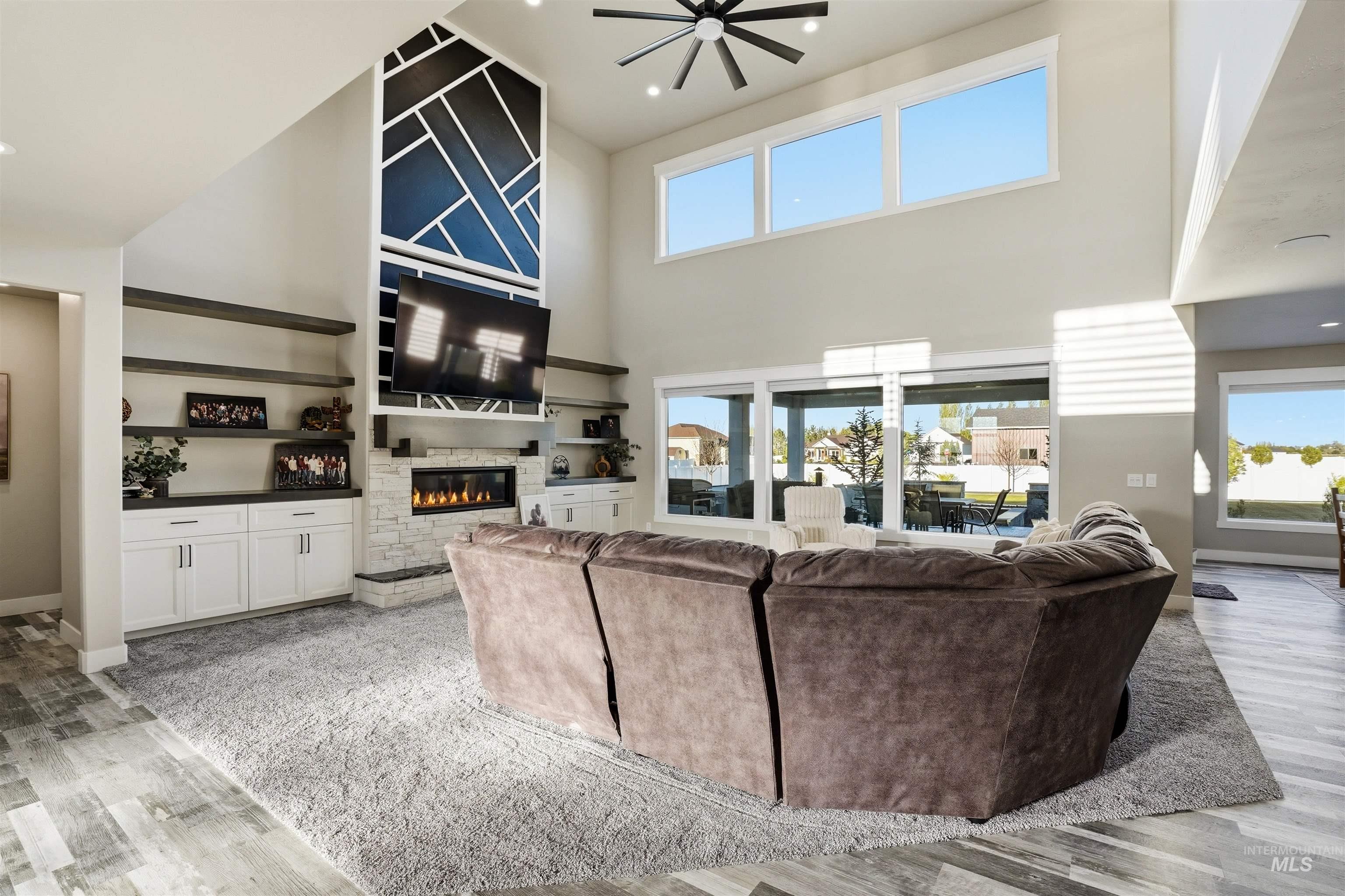 3872 N 3560 E, Kimberly, Idaho 83341, 5 Bedrooms, 4.5 Bathrooms, Residential For Sale, Price $1,200,000, 98983659