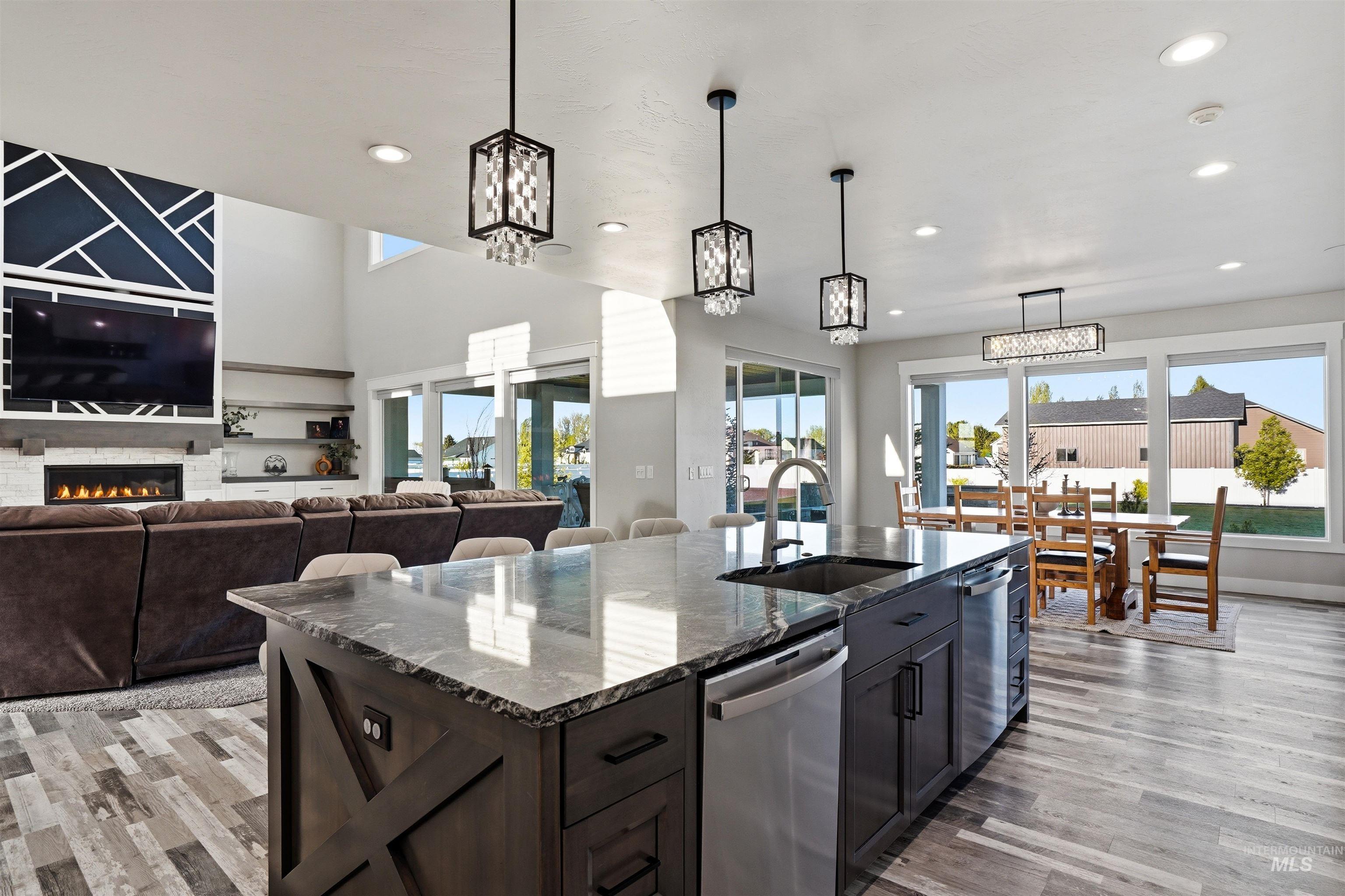 3872 N 3560 E, Kimberly, Idaho 83341, 5 Bedrooms, 4.5 Bathrooms, Residential For Sale, Price $1,200,000, 98983659