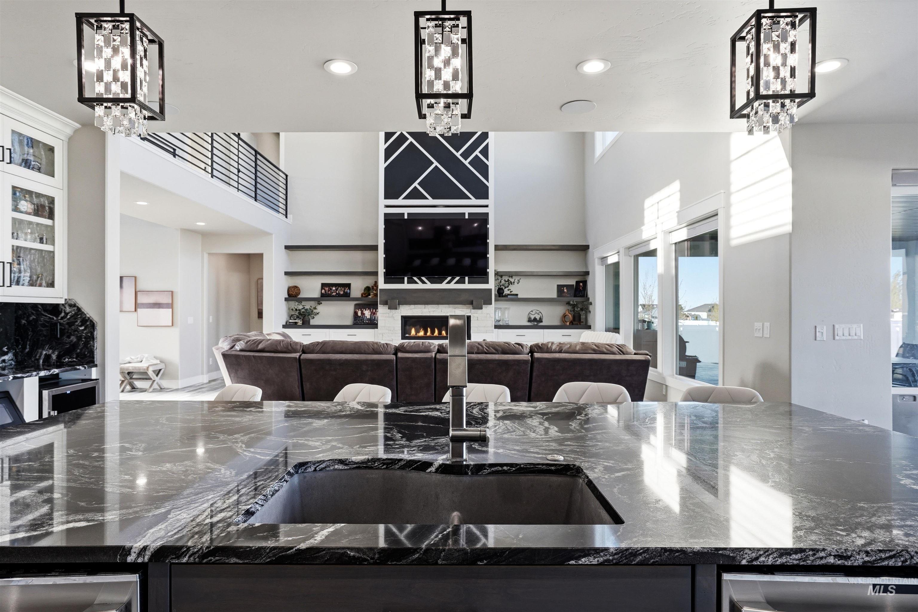 3872 N 3560 E, Kimberly, Idaho 83341, 5 Bedrooms, 4.5 Bathrooms, Residential For Sale, Price $1,200,000, 98983659