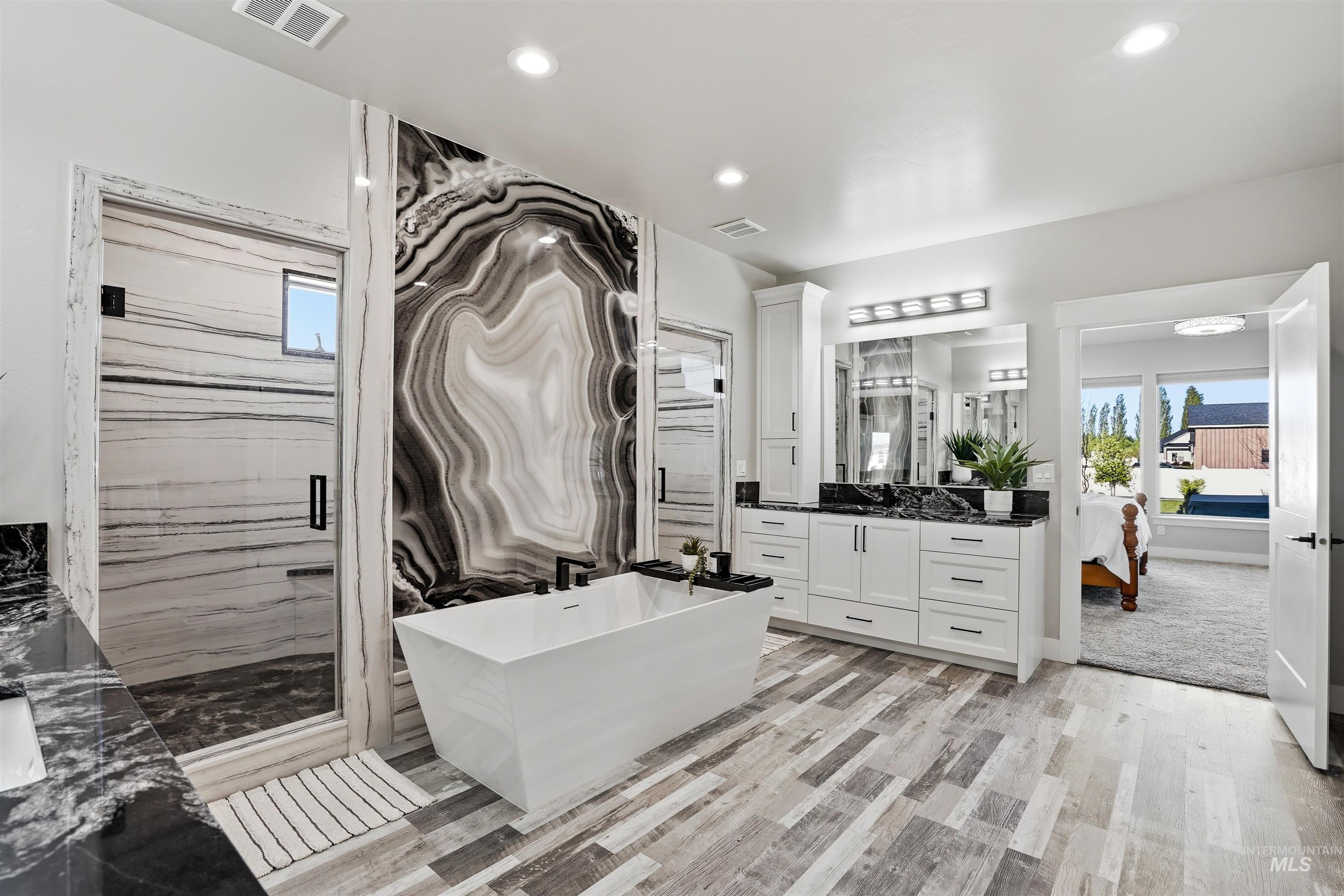 3872 N 3560 E, Kimberly, Idaho 83341, 5 Bedrooms, 4.5 Bathrooms, Residential For Sale, Price $1,200,000, 98983659