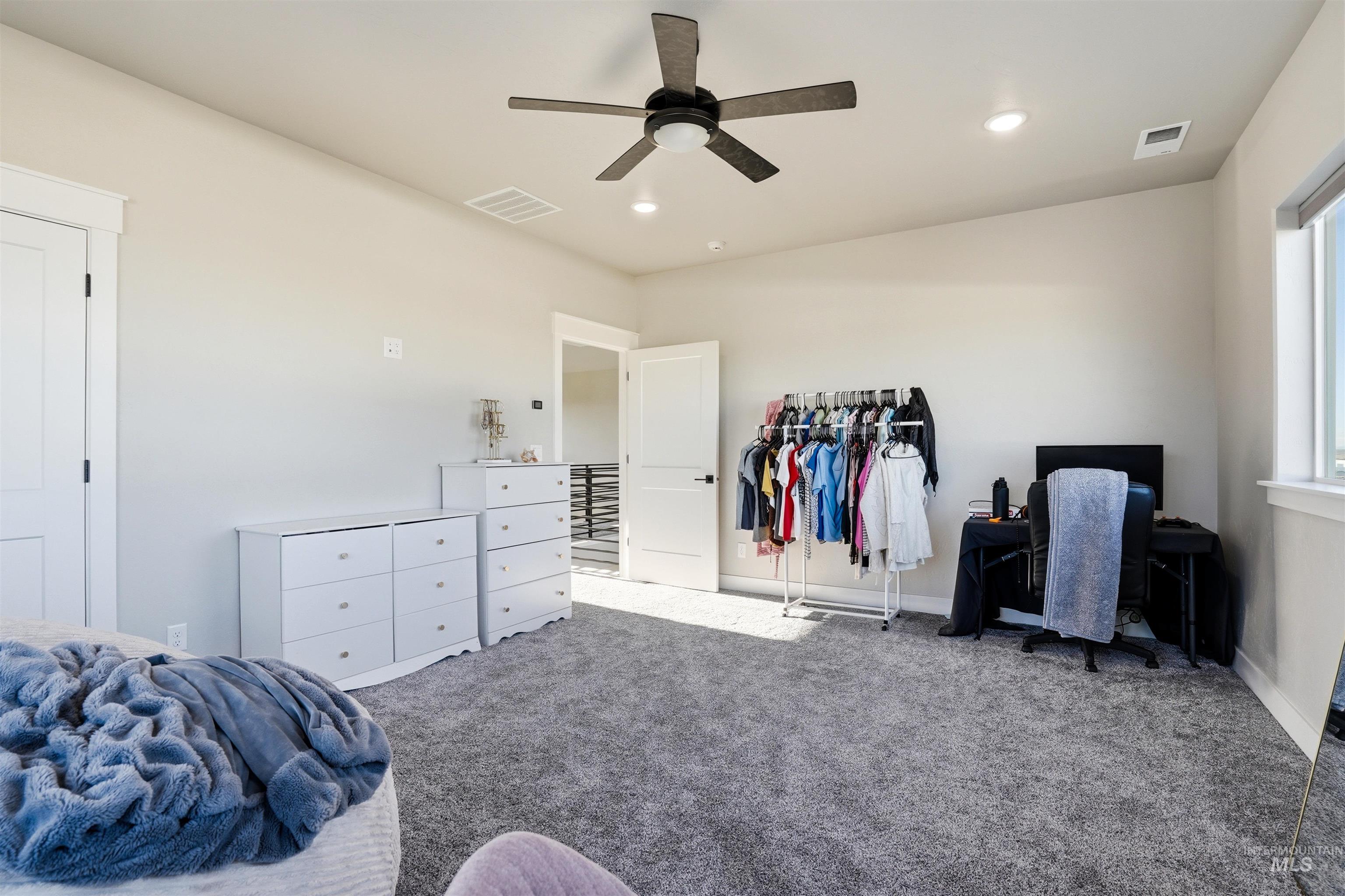 3872 N 3560 E, Kimberly, Idaho 83341, 5 Bedrooms, 4.5 Bathrooms, Residential For Sale, Price $1,200,000, 98983659