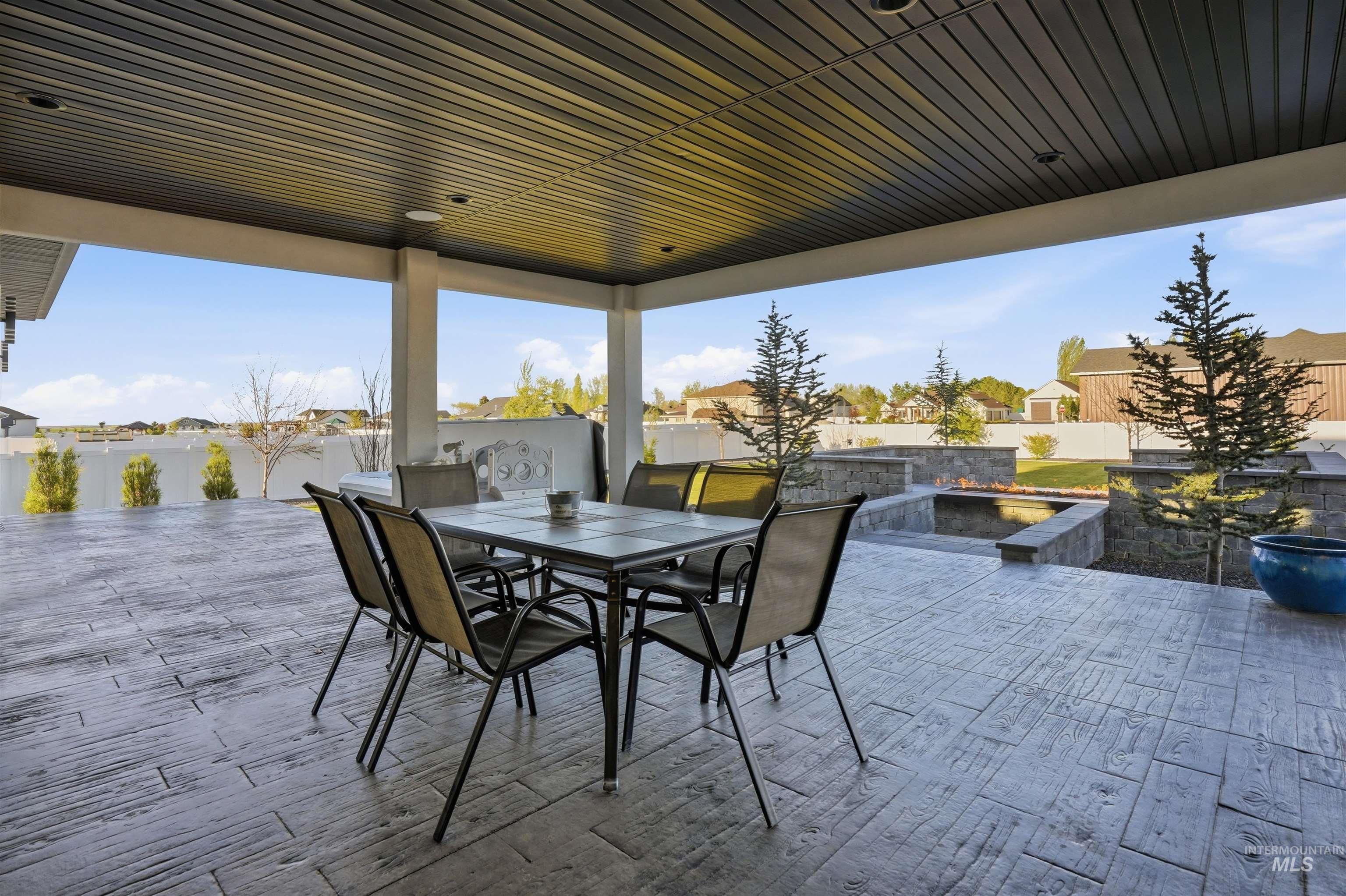 3872 N 3560 E, Kimberly, Idaho 83341, 5 Bedrooms, 4.5 Bathrooms, Residential For Sale, Price $1,200,000, 98983659