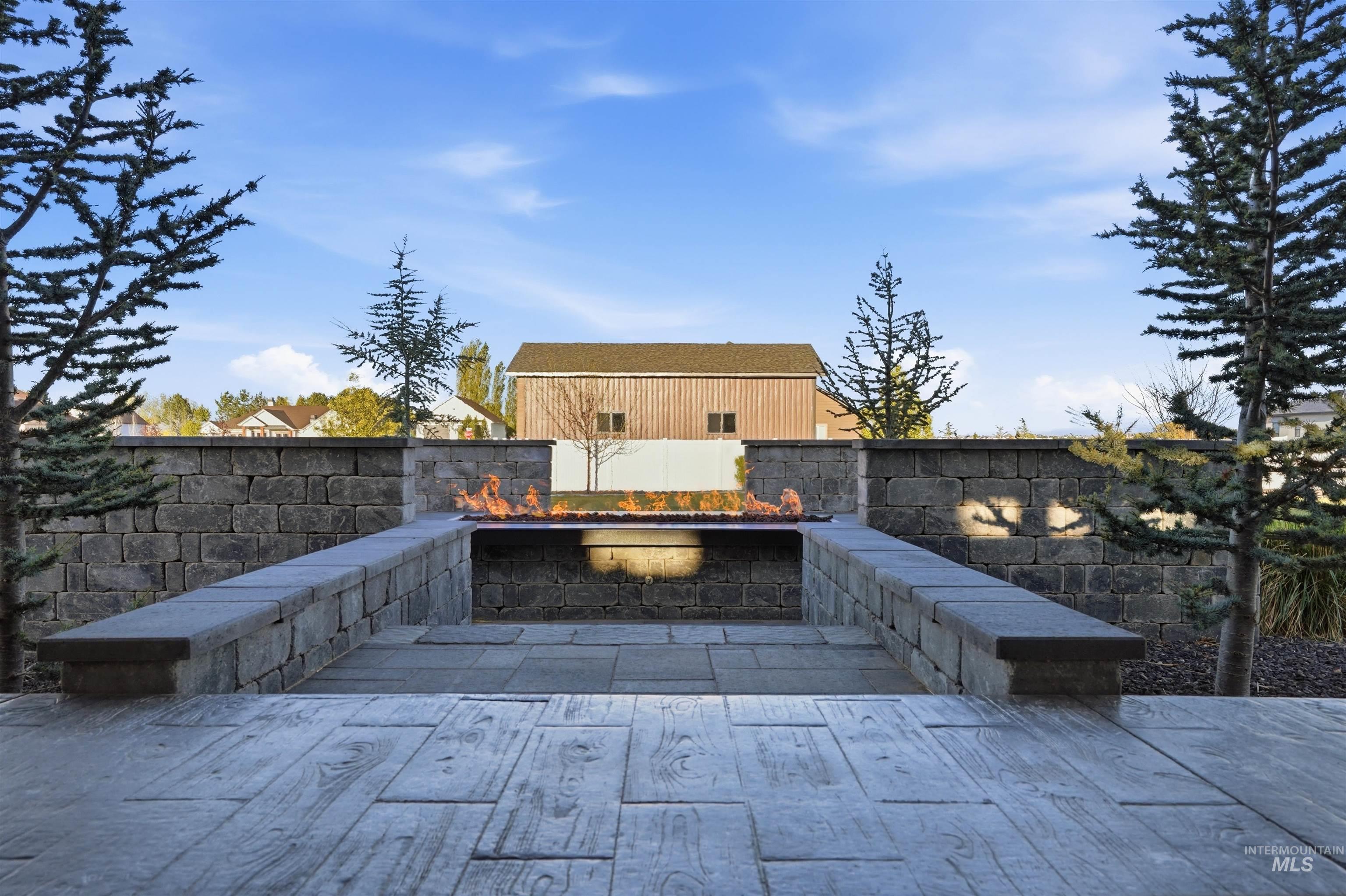 3872 N 3560 E, Kimberly, Idaho 83341, 5 Bedrooms, 4.5 Bathrooms, Residential For Sale, Price $1,200,000, 98983659