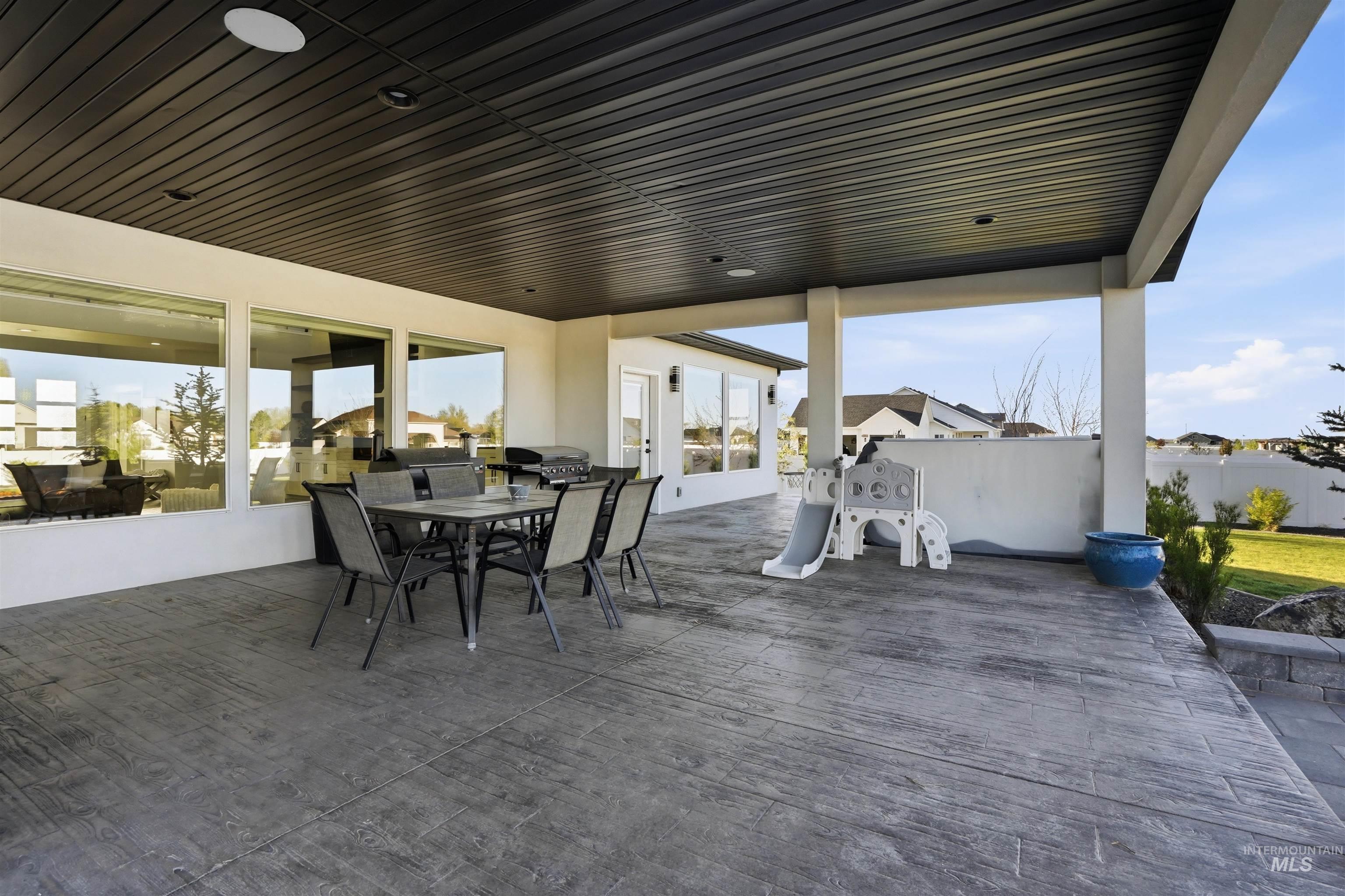 3872 N 3560 E, Kimberly, Idaho 83341, 5 Bedrooms, 4.5 Bathrooms, Residential For Sale, Price $1,200,000, 98983659