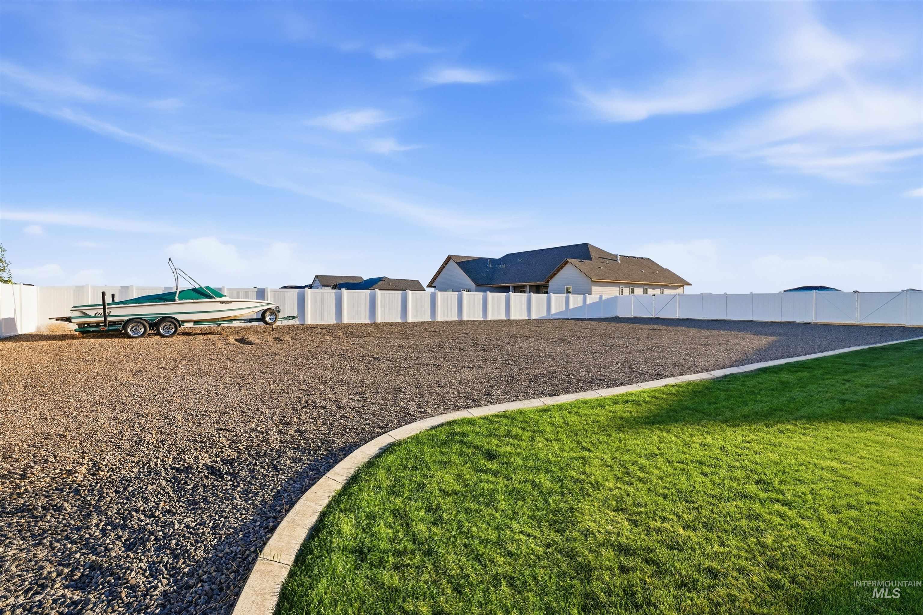 3872 N 3560 E, Kimberly, Idaho 83341, 5 Bedrooms, 4.5 Bathrooms, Residential For Sale, Price $1,200,000, 98983659