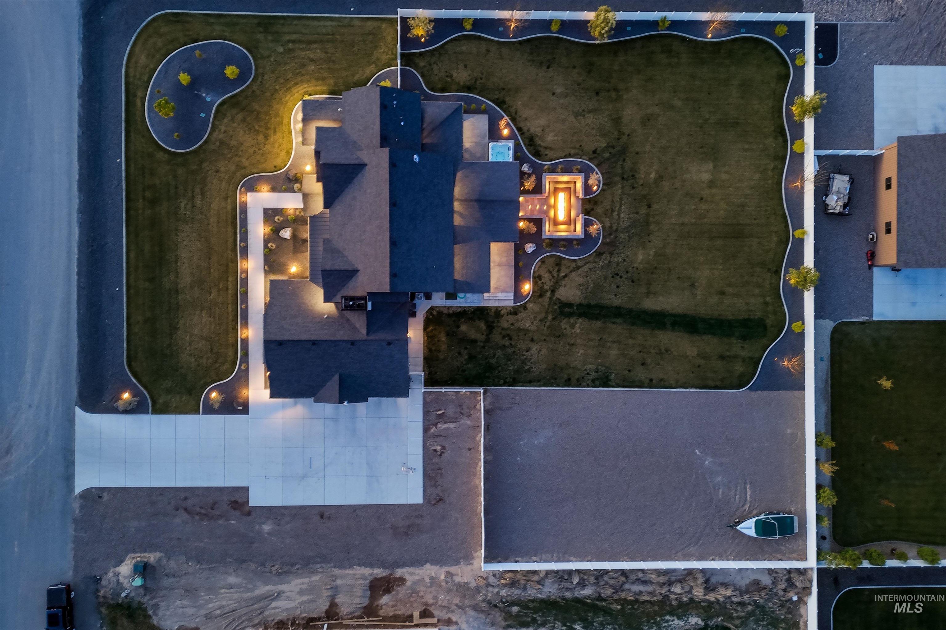 3872 N 3560 E, Kimberly, Idaho 83341, 5 Bedrooms, 4.5 Bathrooms, Residential For Sale, Price $1,200,000, 98983659