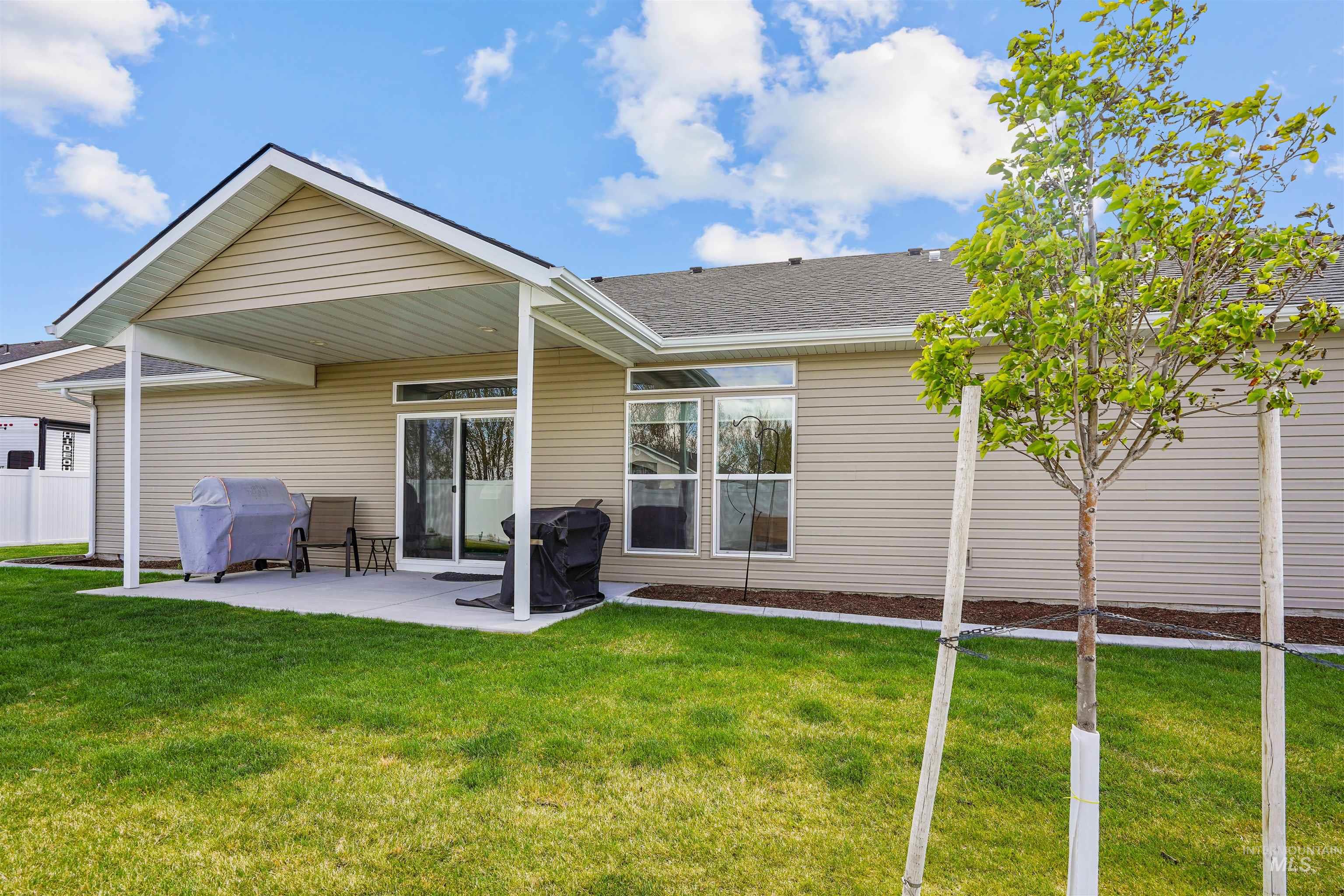 542 Lake Cleveland, Burley, Idaho 83318, 4 Bedrooms, 2 Bathrooms, Residential For Sale, Price $445,000, 98983661