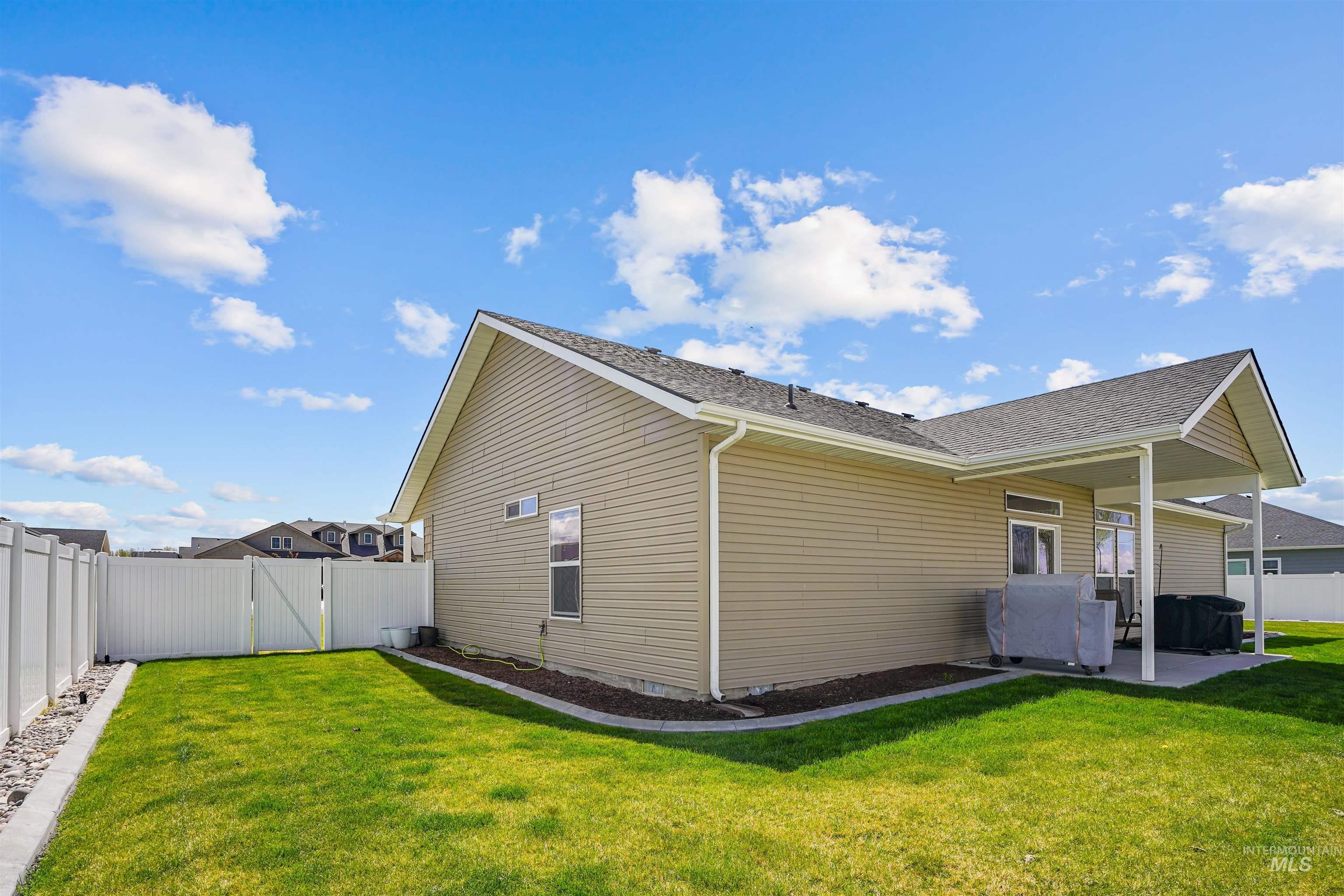 542 Lake Cleveland, Burley, Idaho 83318, 4 Bedrooms, 2 Bathrooms, Residential For Sale, Price $445,000, 98983661