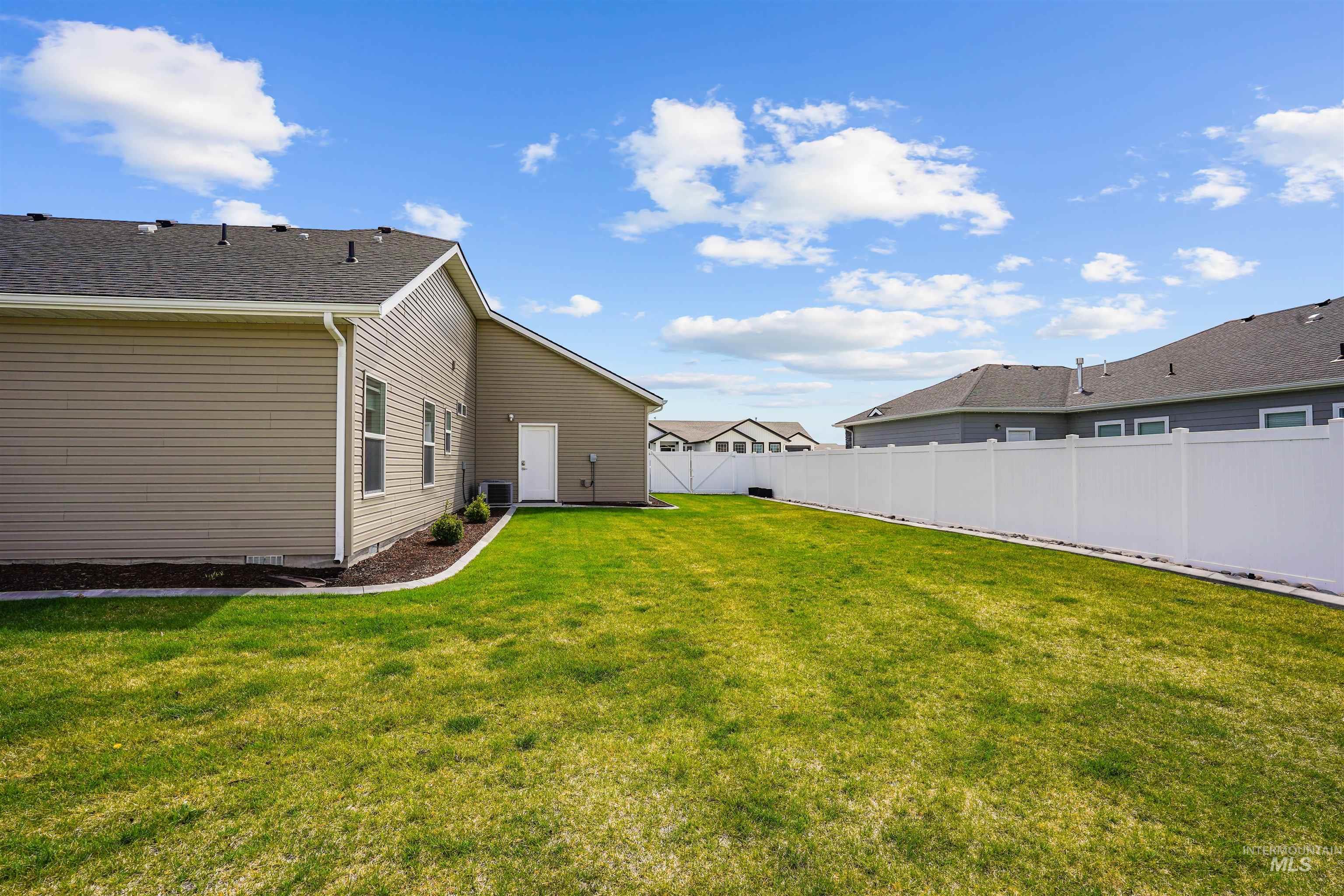 542 Lake Cleveland, Burley, Idaho 83318, 4 Bedrooms, 2 Bathrooms, Residential For Sale, Price $445,000, 98983661