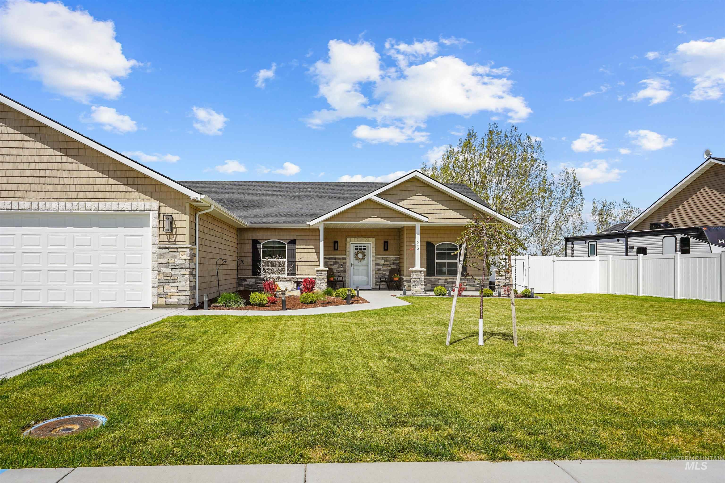 542 Lake Cleveland, Burley, Idaho 83318, 4 Bedrooms, 2 Bathrooms, Residential For Sale, Price $445,000, 98983661