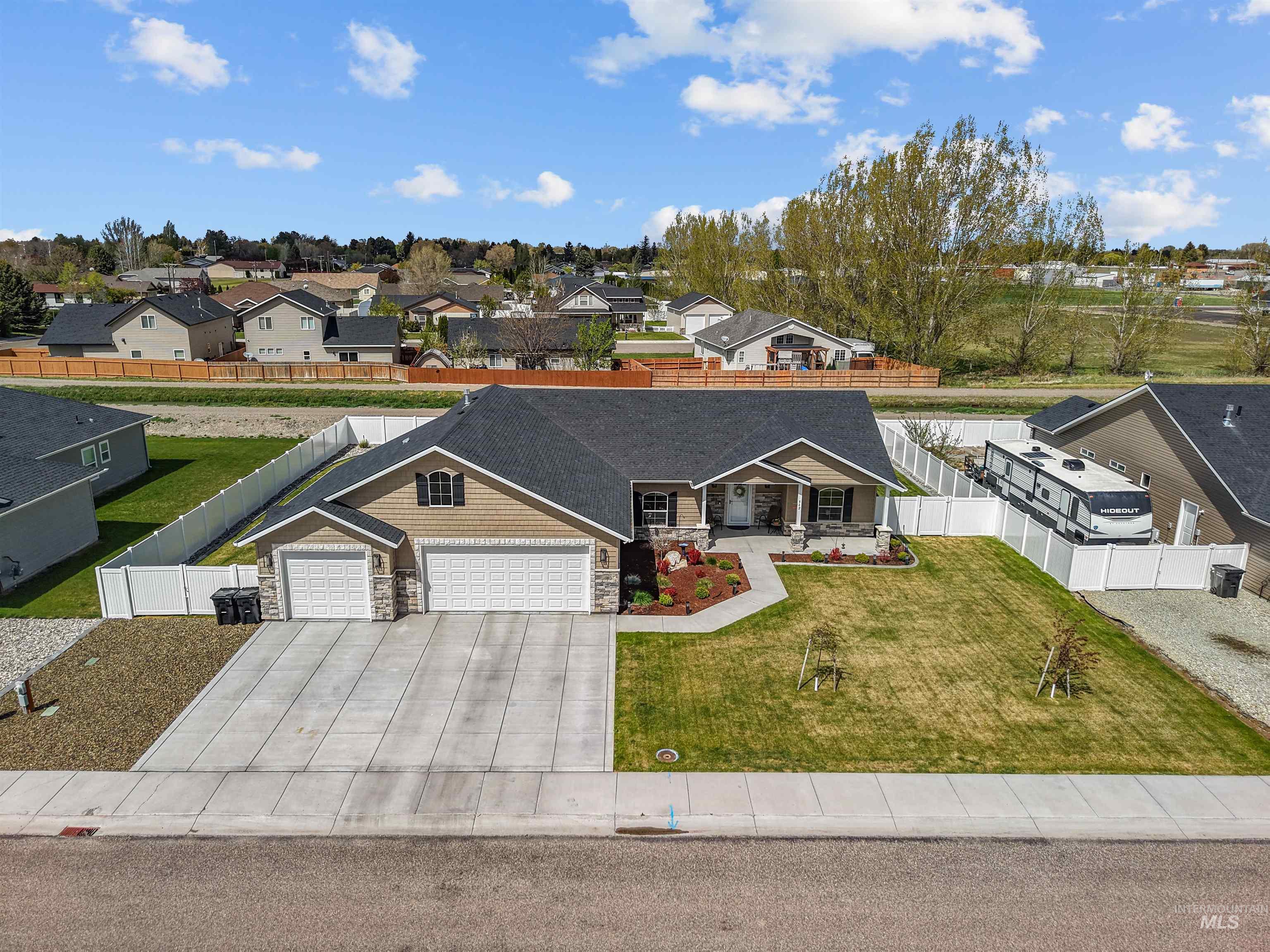 542 Lake Cleveland, Burley, Idaho 83318, 4 Bedrooms, 2 Bathrooms, Residential For Sale, Price $445,000, 98983661