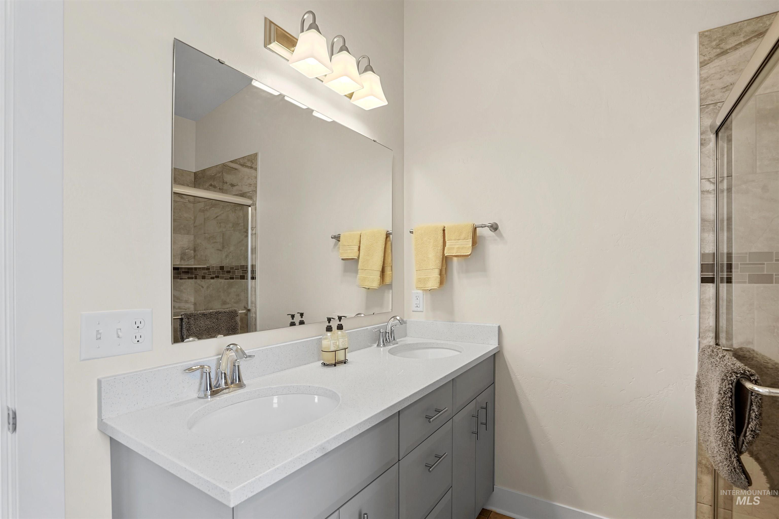 820 Shooting Iron, Almo, Idaho 83312, 2 Bedrooms, 2 Bathrooms, Residential For Sale, Price $625,000, 98983662