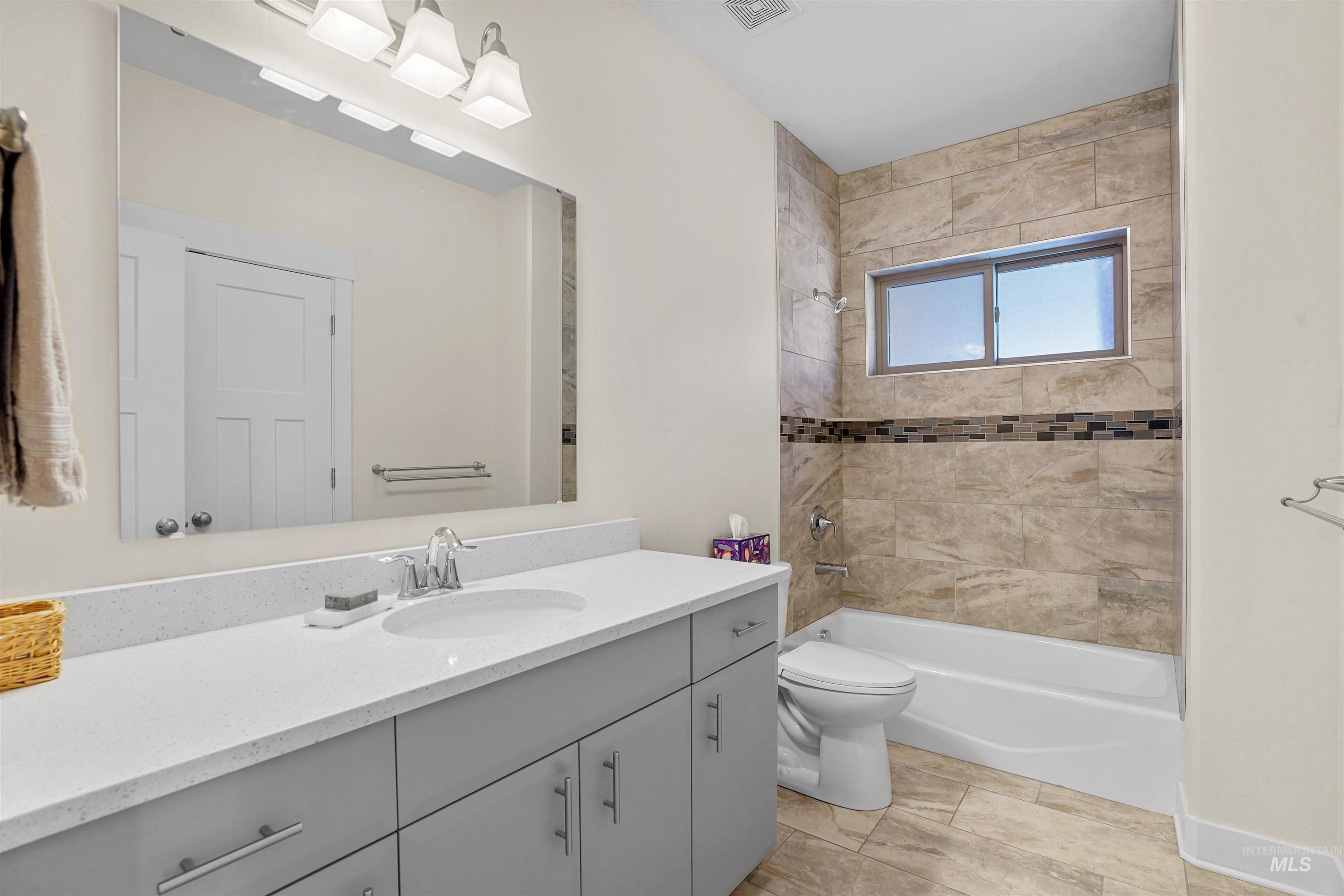 820 Shooting Iron, Almo, Idaho 83312, 2 Bedrooms, 2 Bathrooms, Residential For Sale, Price $625,000, 98983662