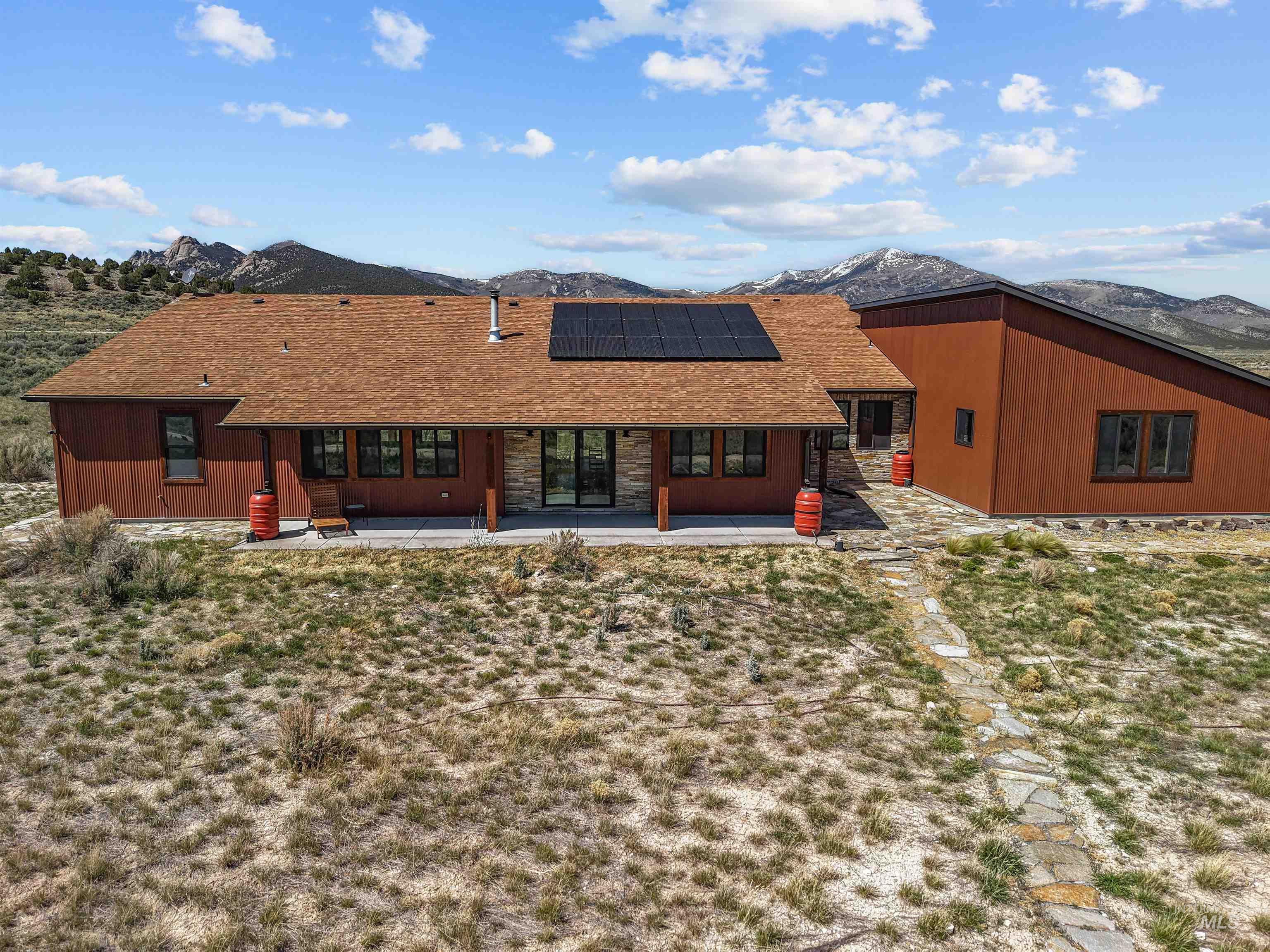 820 Shooting Iron, Almo, Idaho 83312, 2 Bedrooms, 2 Bathrooms, Residential For Sale, Price $625,000, 98983662