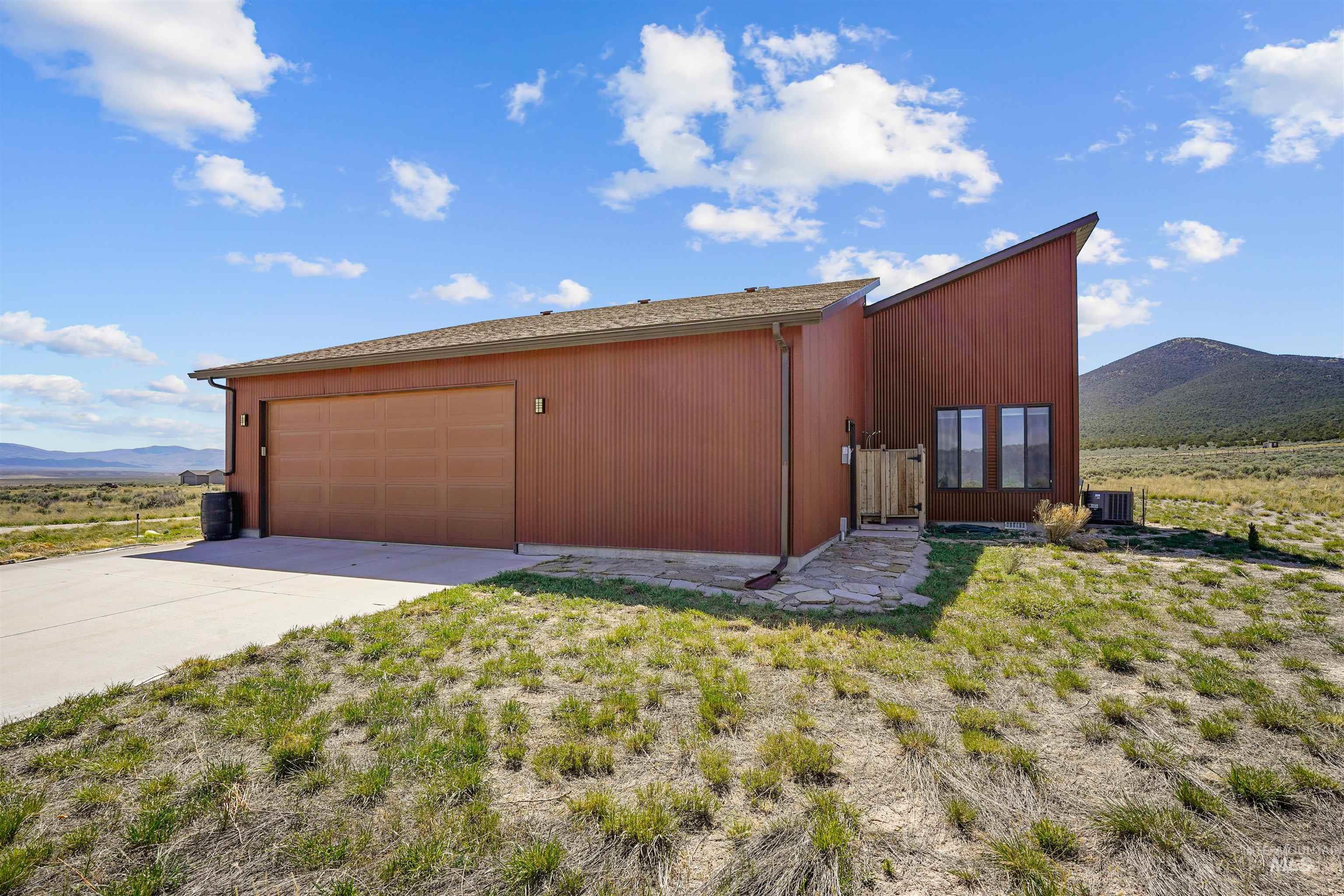 820 Shooting Iron, Almo, Idaho 83312, 2 Bedrooms, 2 Bathrooms, Residential For Sale, Price $625,000, 98983662