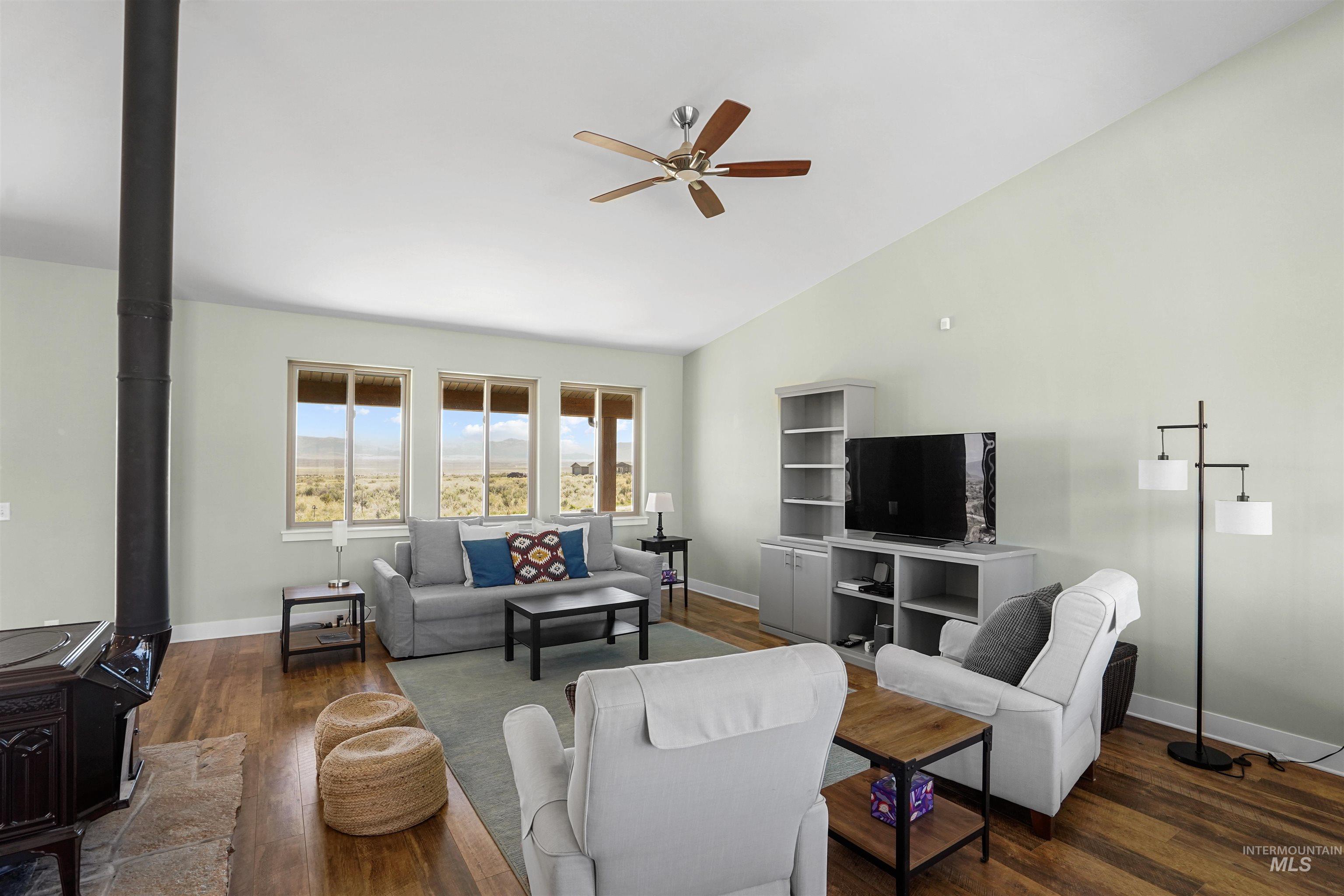 820 Shooting Iron, Almo, Idaho 83312, 2 Bedrooms, 2 Bathrooms, Residential For Sale, Price $625,000, 98983662