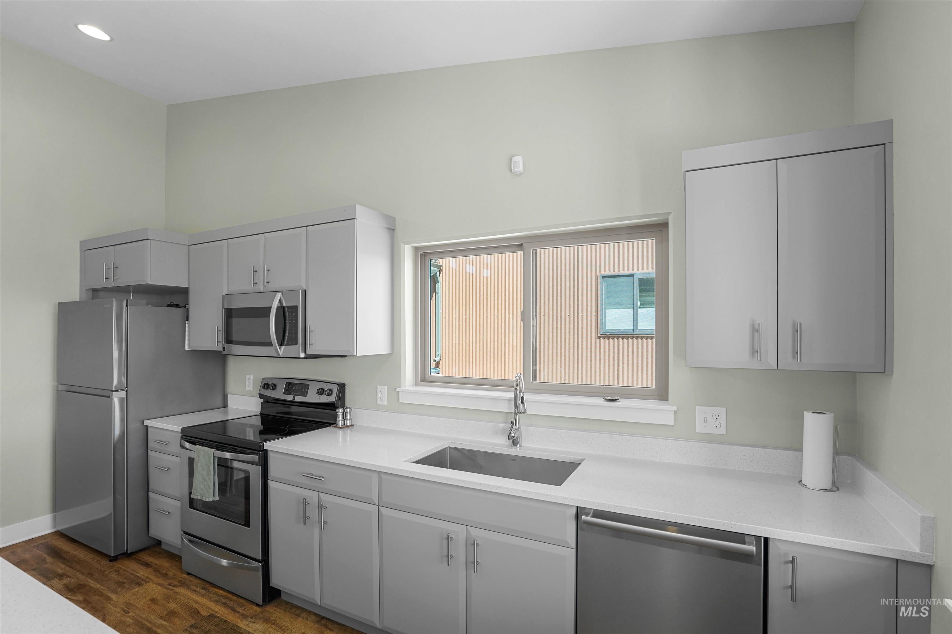 820 Shooting Iron, Almo, Idaho 83312, 2 Bedrooms, 2 Bathrooms, Residential For Sale, Price $625,000, 98983662