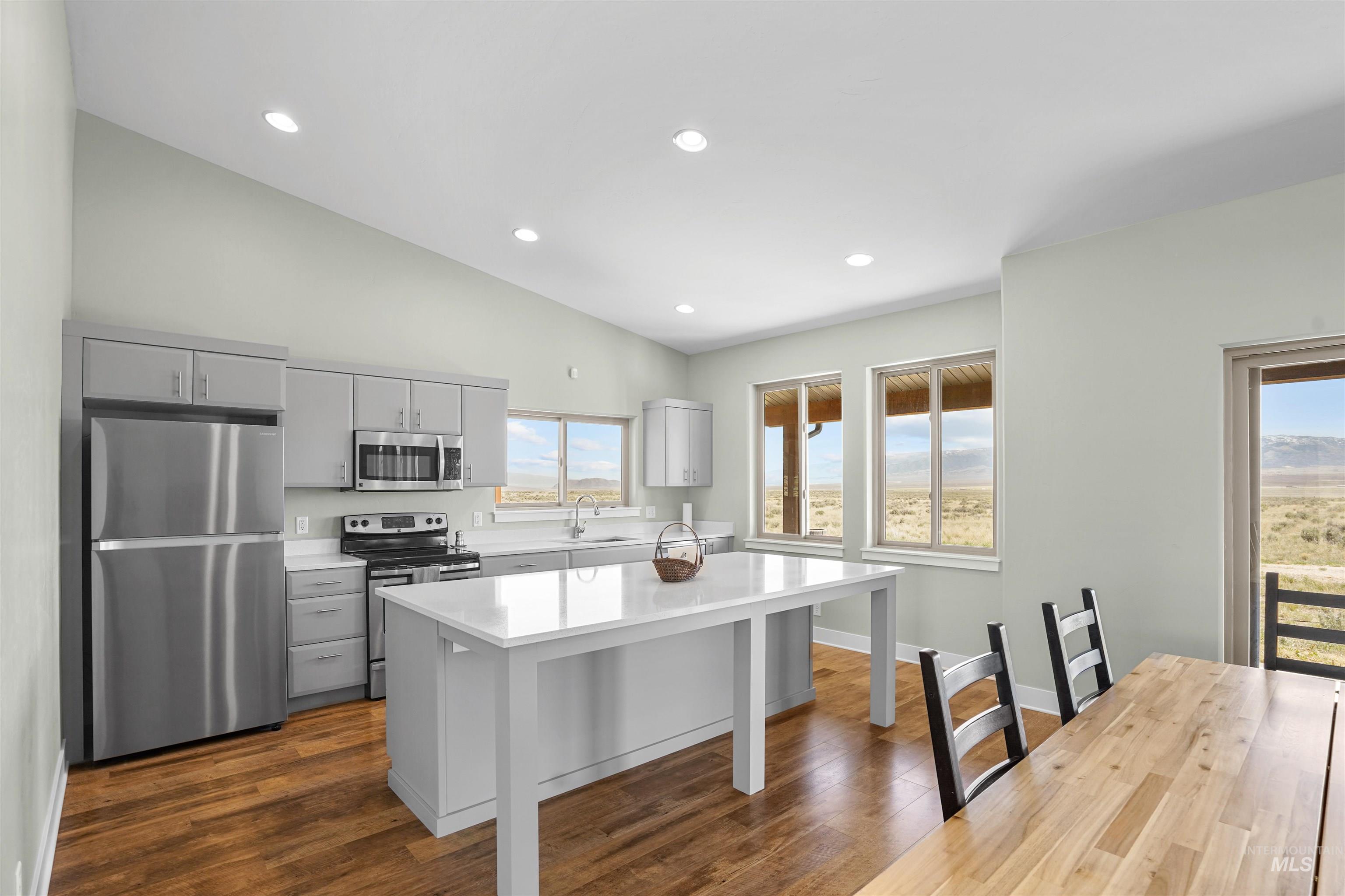 820 Shooting Iron, Almo, Idaho 83312, 2 Bedrooms, 2 Bathrooms, Residential For Sale, Price $625,000, 98983662