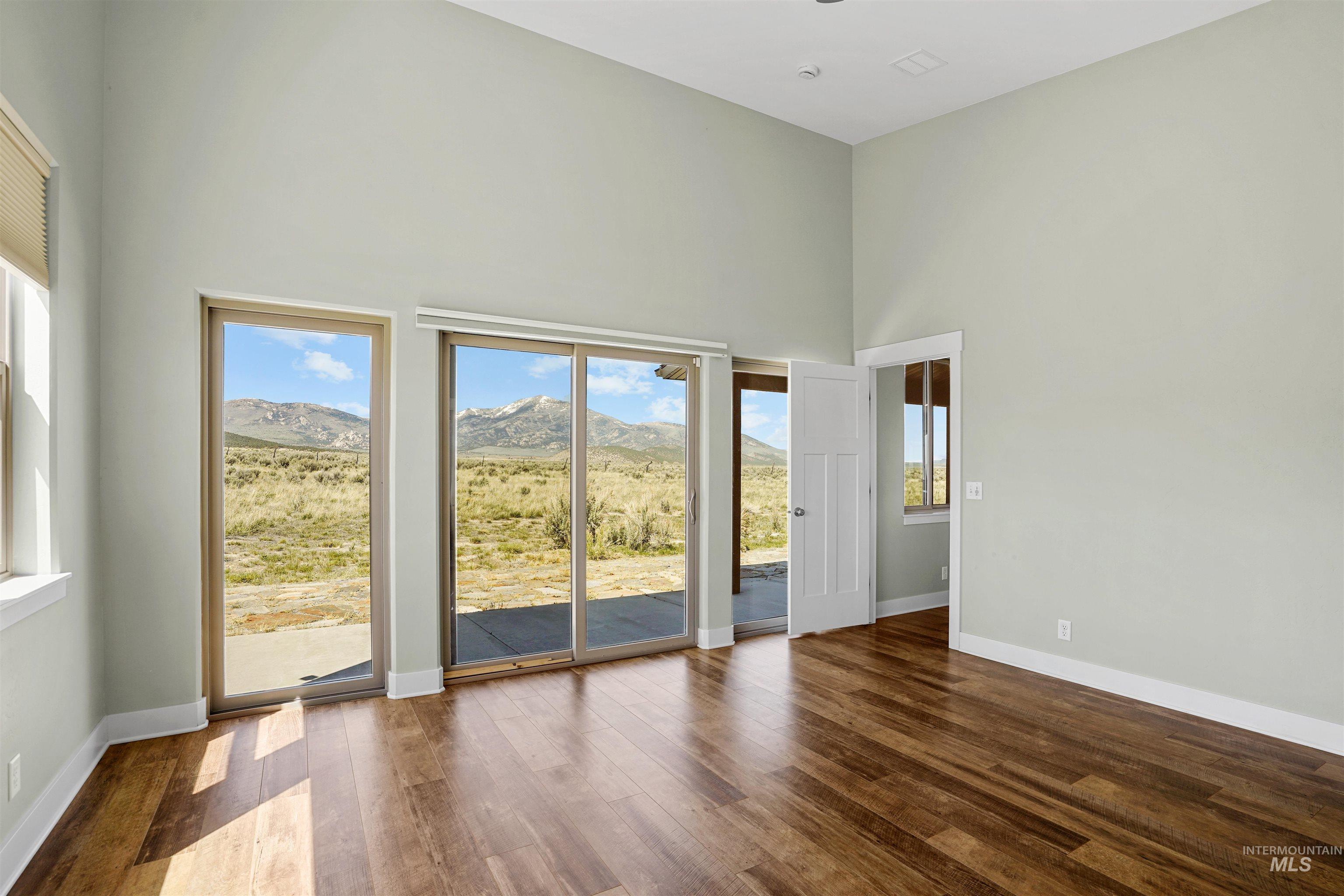 820 Shooting Iron, Almo, Idaho 83312, 2 Bedrooms, 2 Bathrooms, Residential For Sale, Price $625,000, 98983662