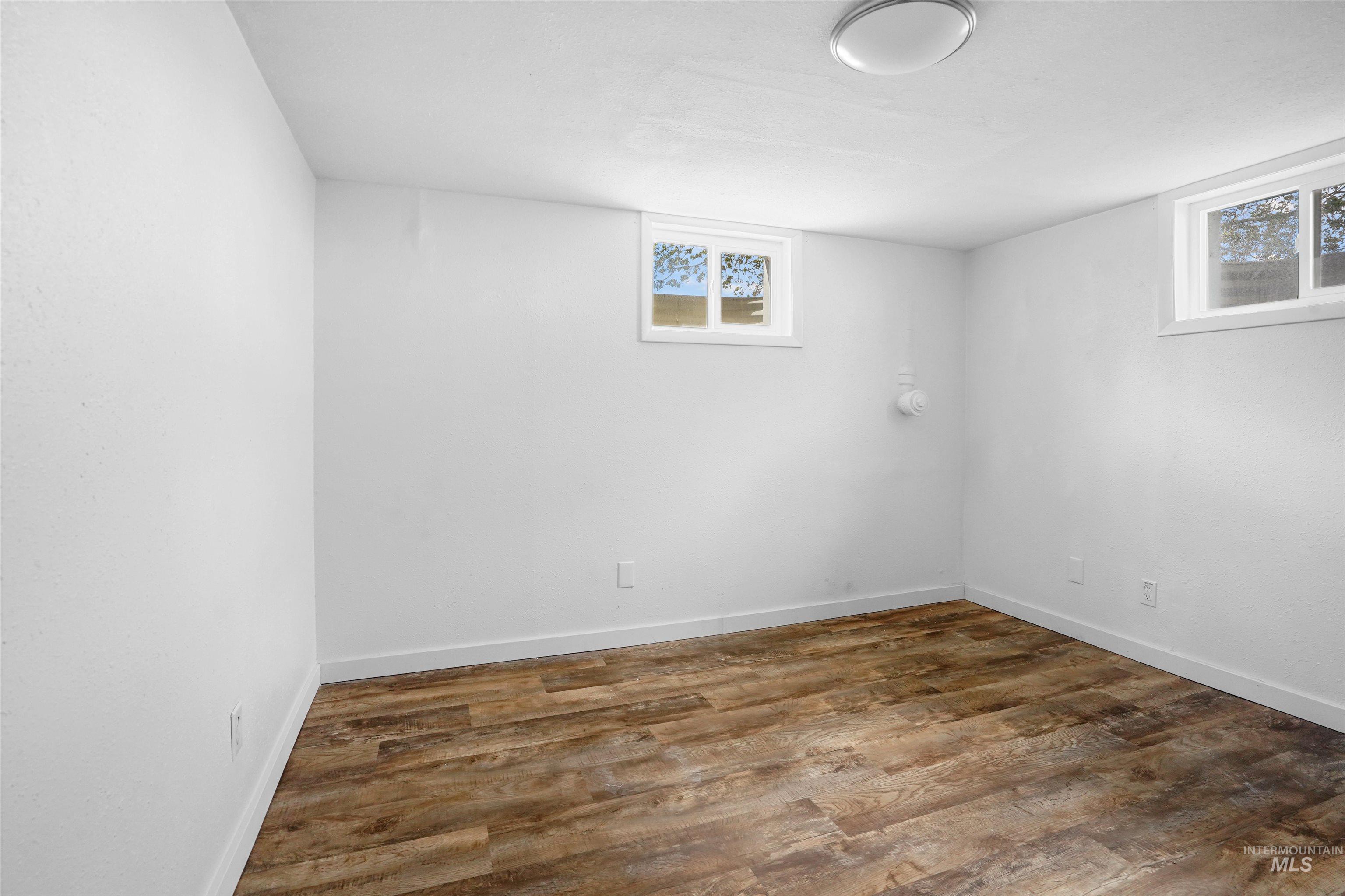 513 W 2100 S, Oakley, Idaho 83346, 5 Bedrooms, 3.5 Bathrooms, Residential For Sale, Price $475,000,MLS 98983663